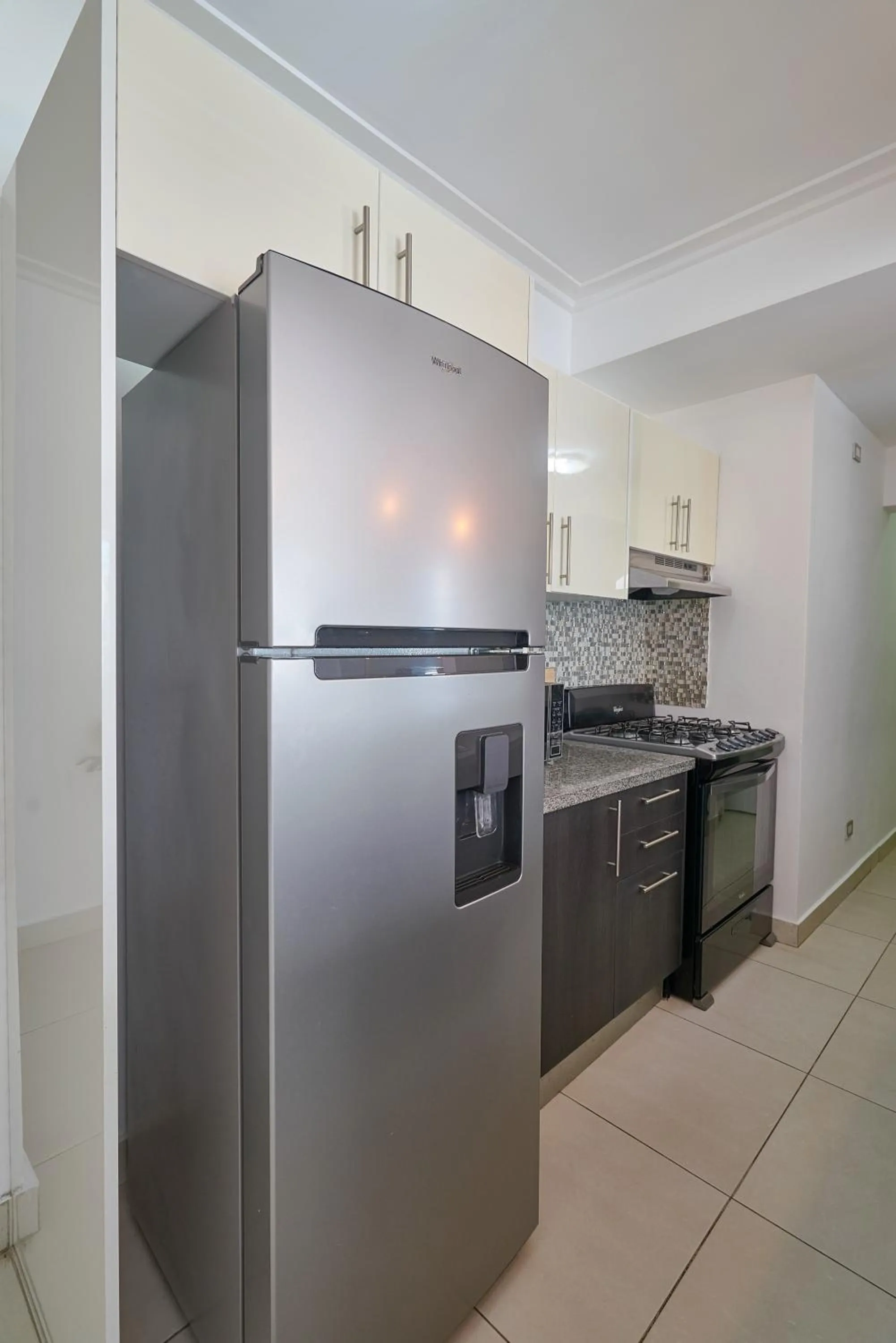 Kitchen or kitchenette in Central Park Tower