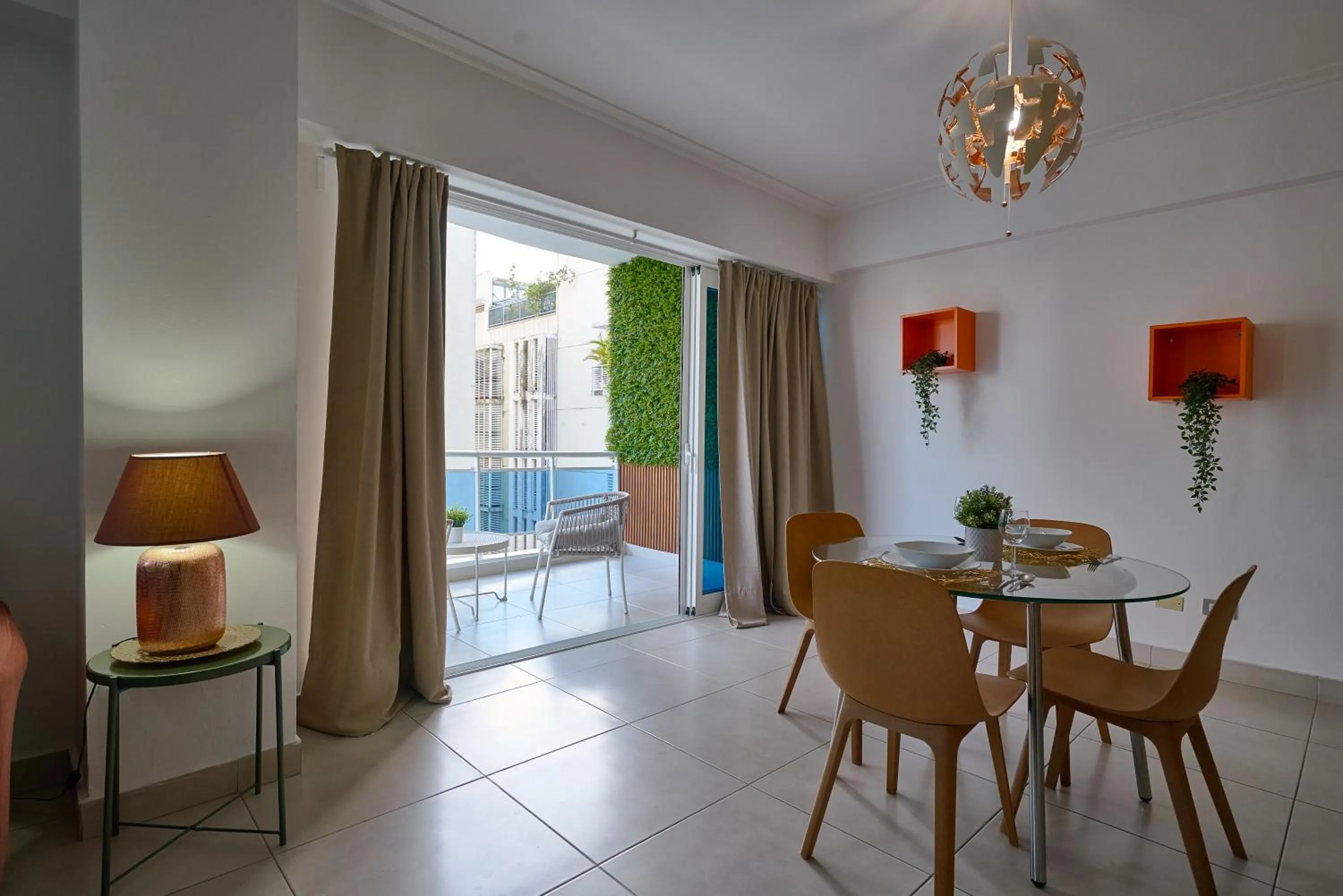 Dining area in Central Park Tower
