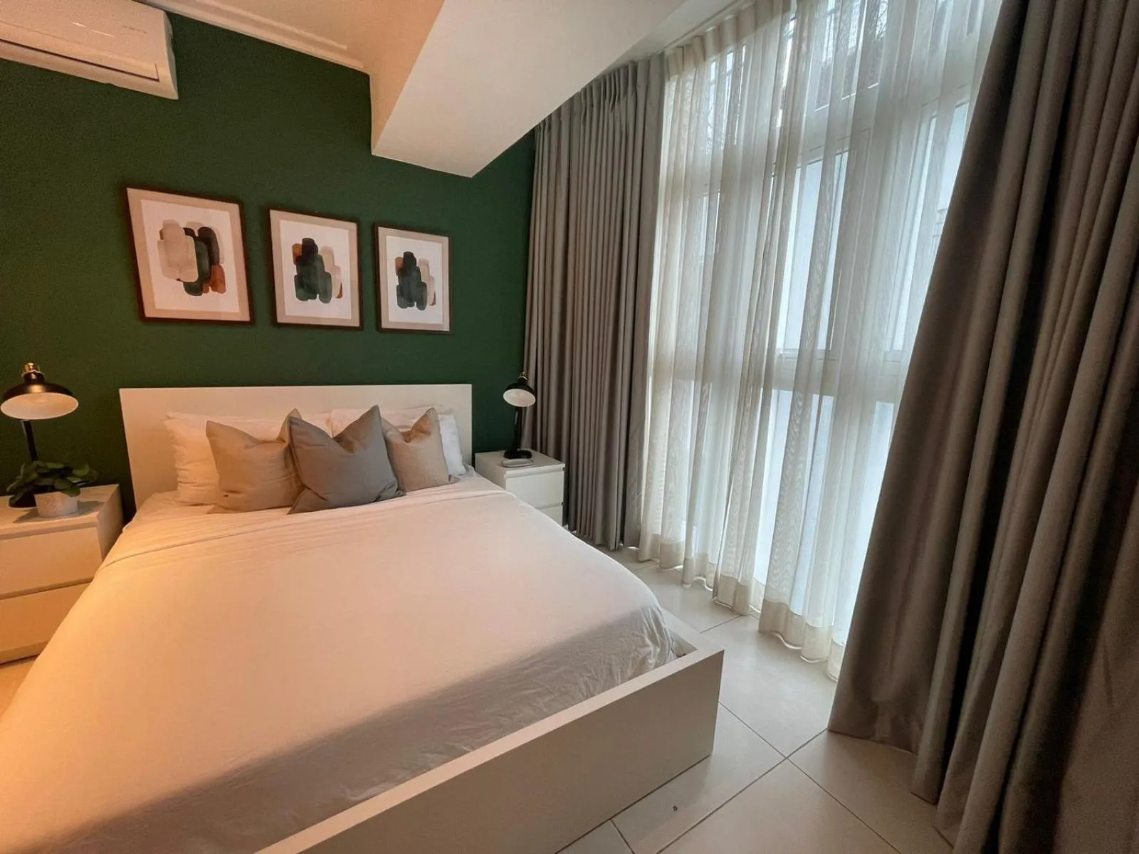 Bedroom, Bed in Central Park Tower