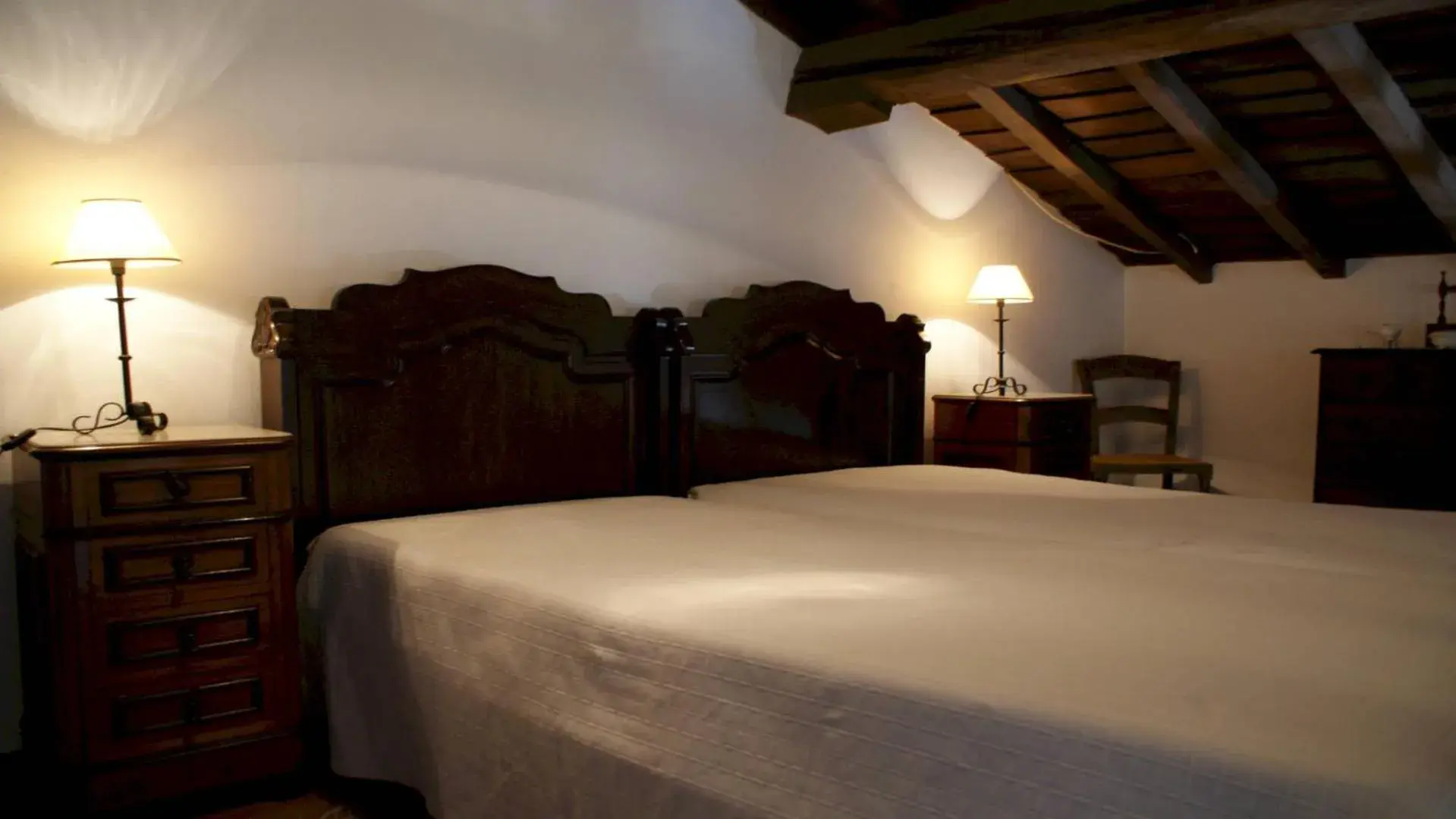 Bed in Quinta do Paco d'Anha Bed in Quinta do Paco d'Anha