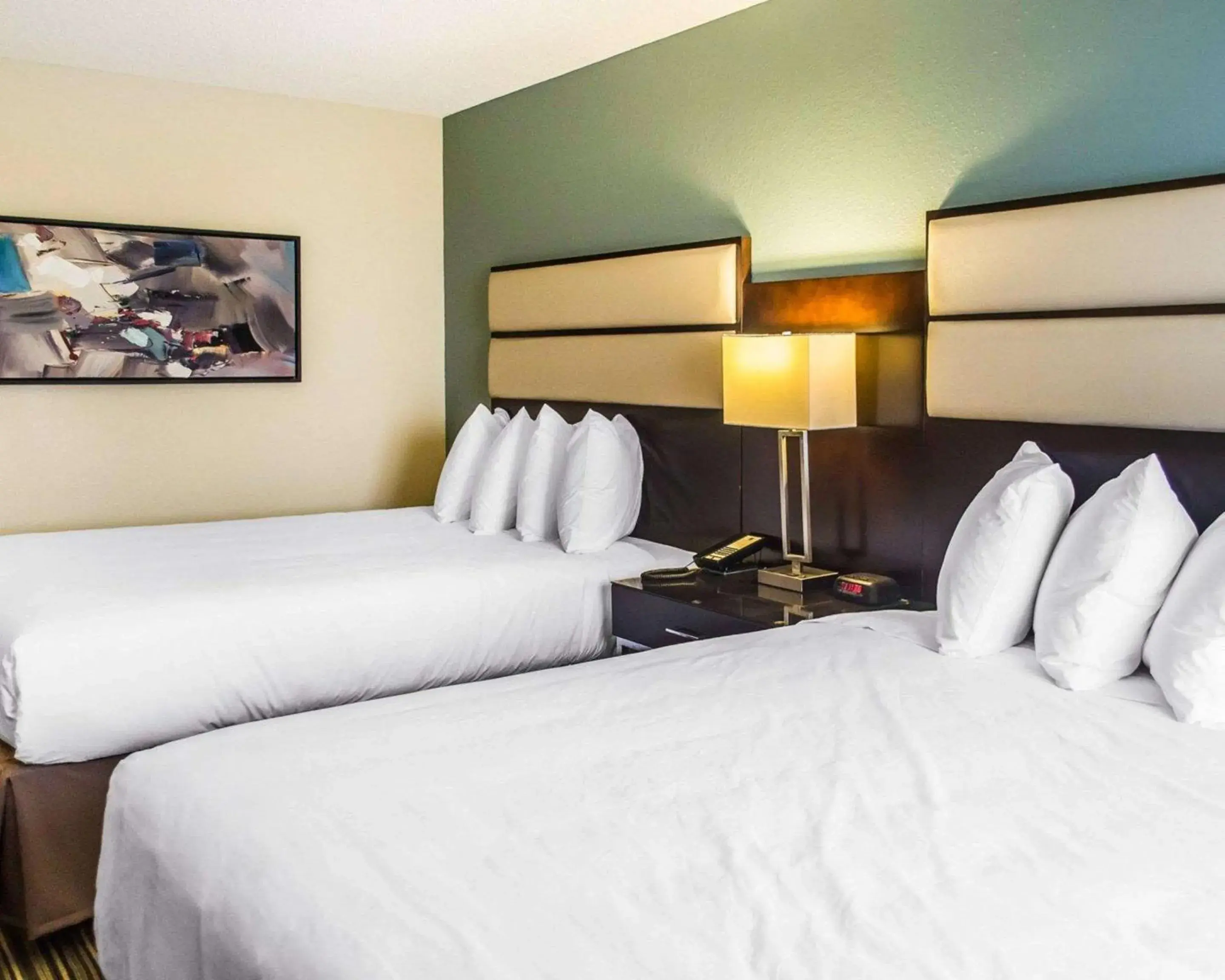 Bedroom, Bed in Quality Inn Streetsboro - Kent Bedroom, Bed in Quality Inn Streetsboro - Kent