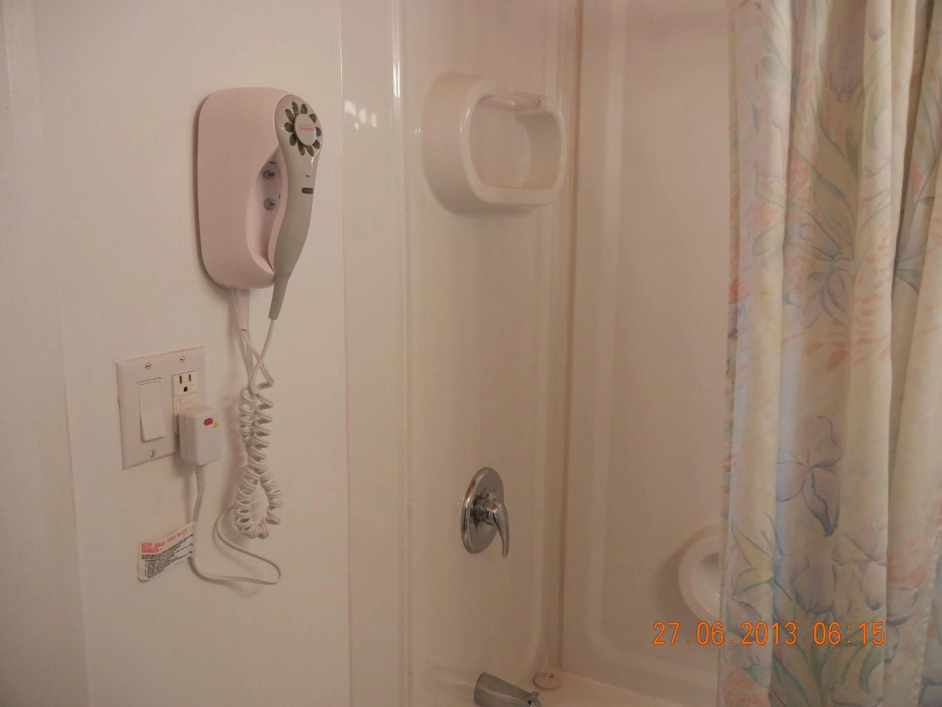 Bathroom in Holiday House Motel