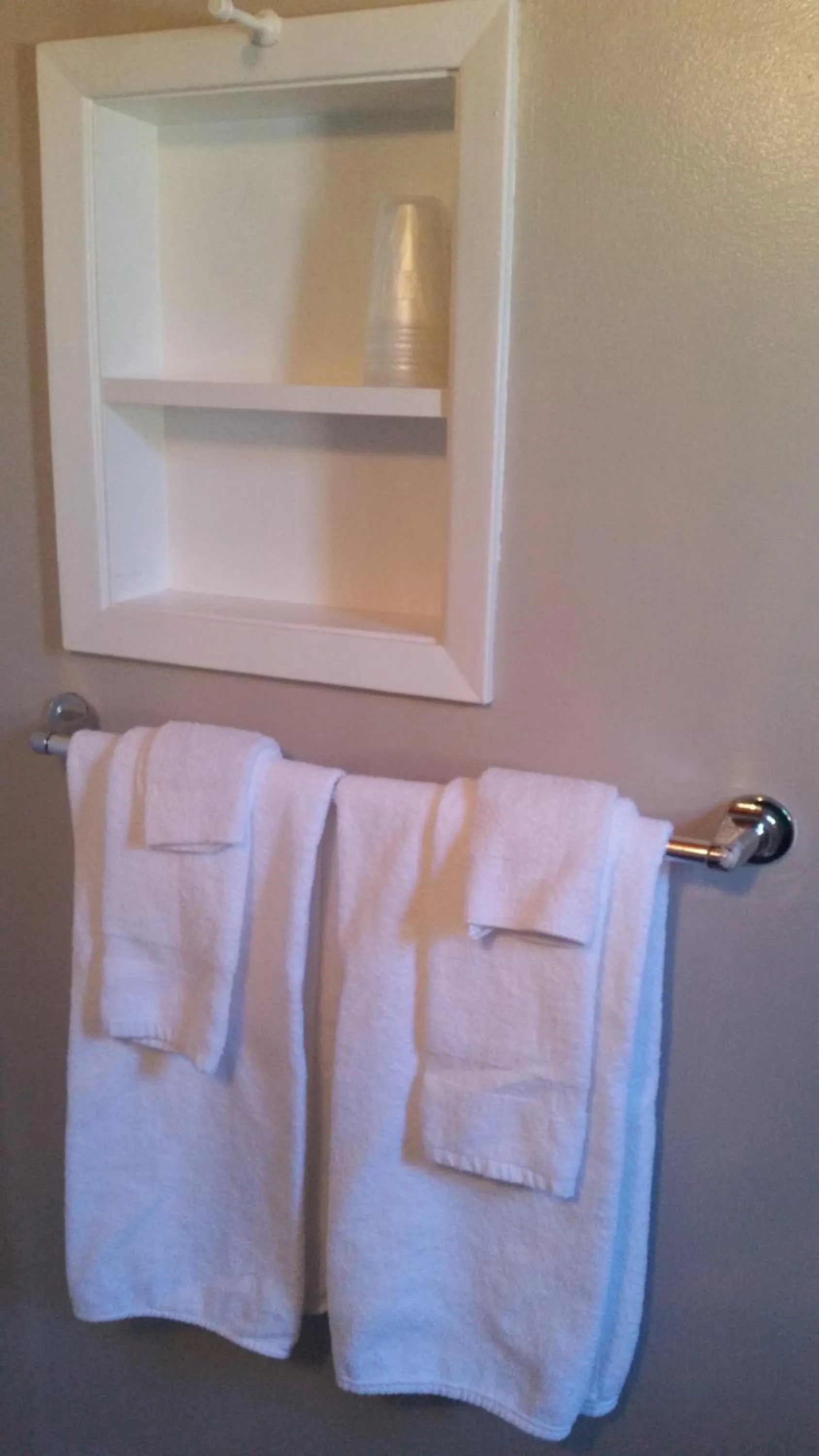 Bathroom in Holiday House Motel