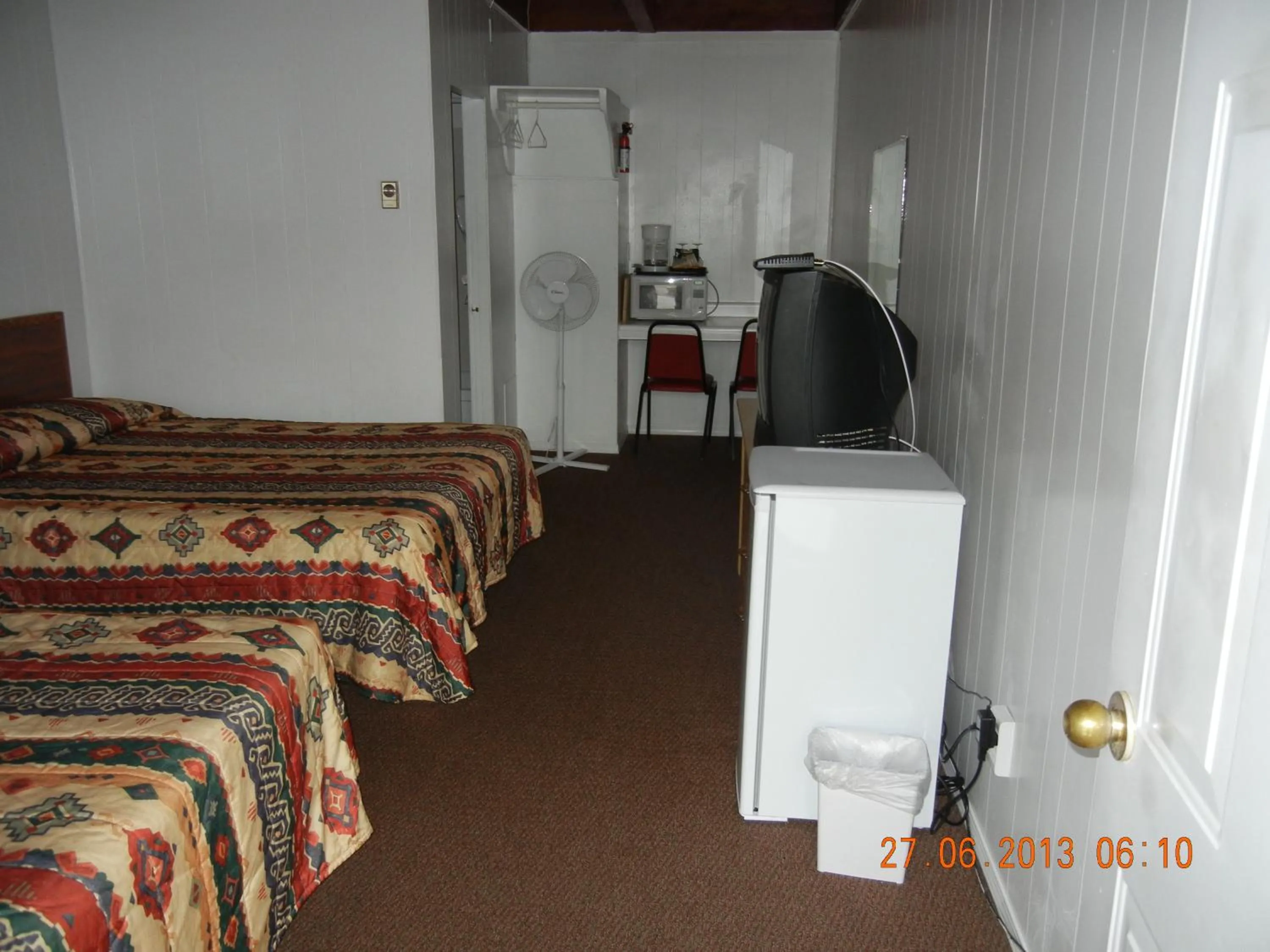 Bedroom, Bed in Holiday House Motel
