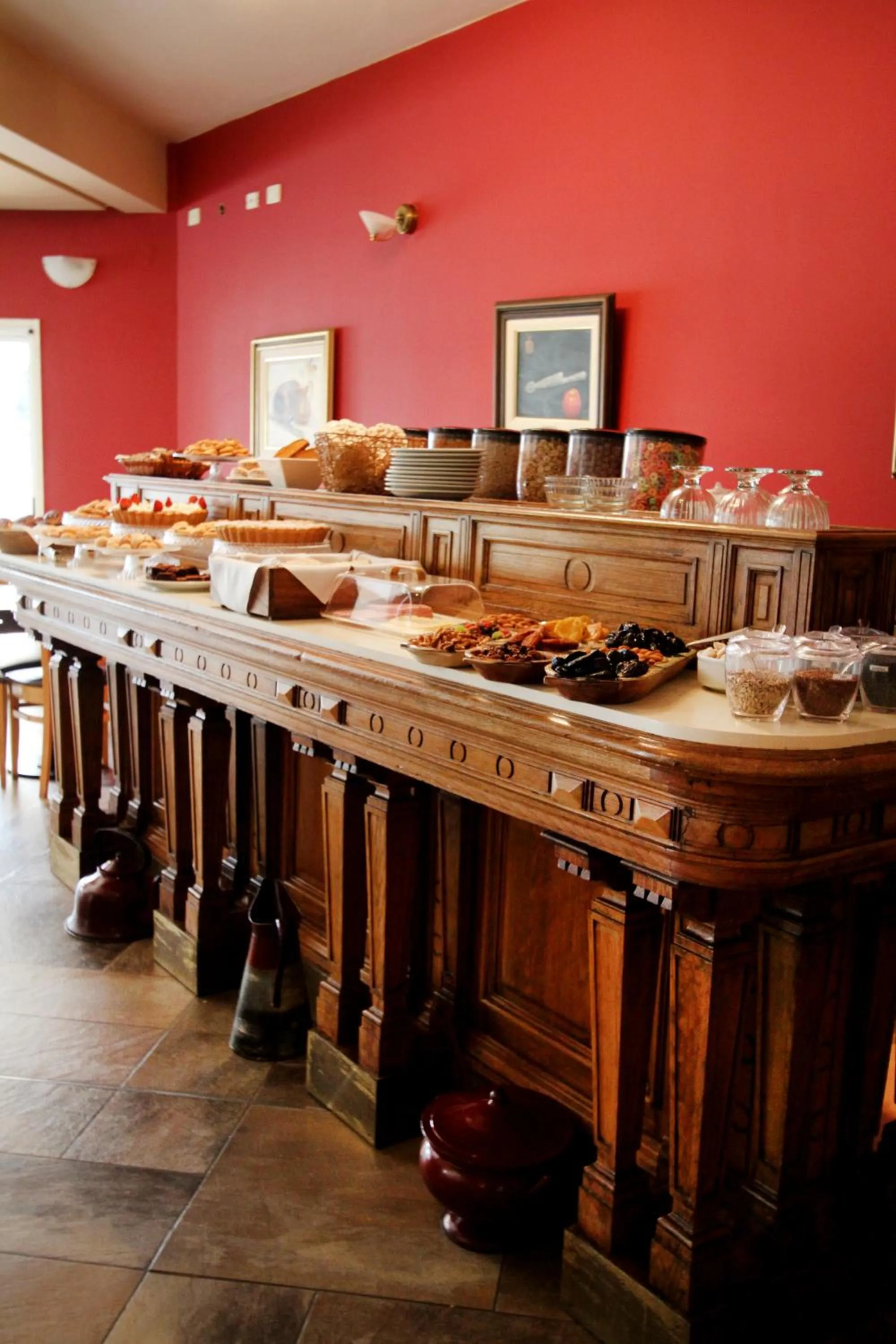 Restaurant/places to eat in La Campiña Club Hotel & Spa
