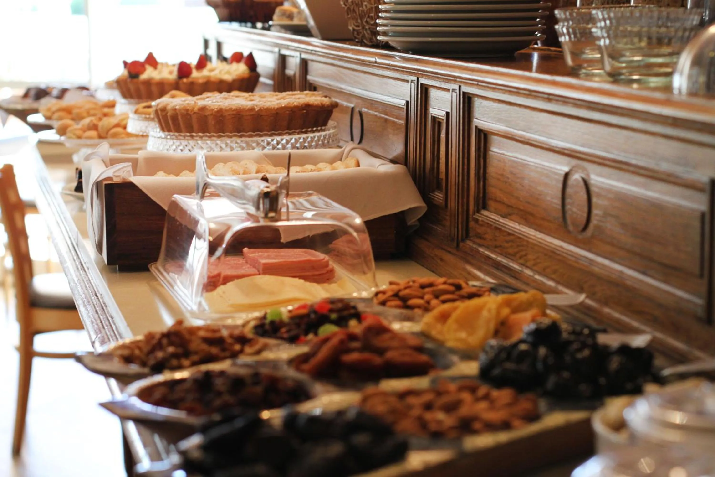 Restaurant/places to eat in La Campiña Club Hotel & Spa