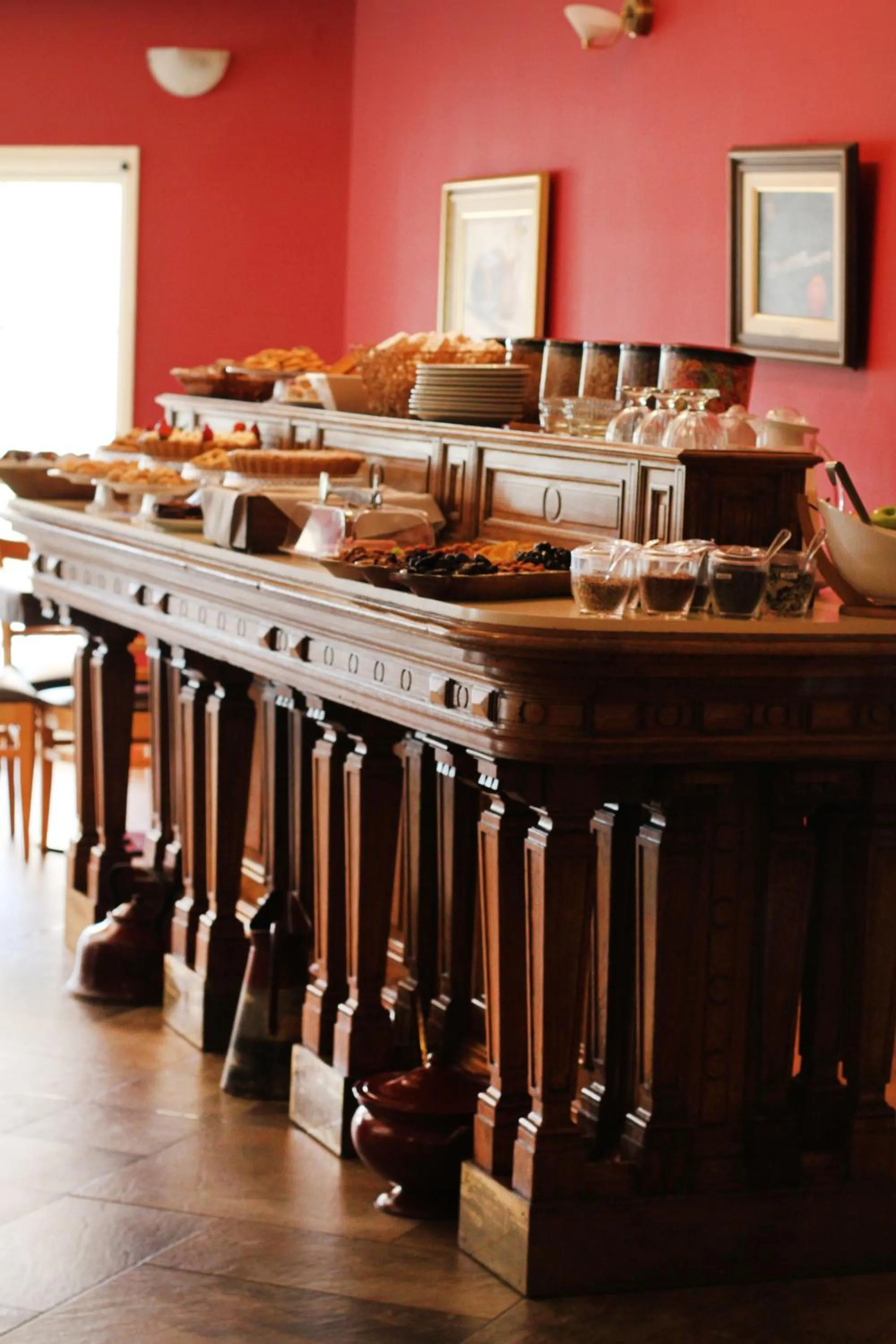 Restaurant/places to eat in La Campiña Club Hotel & Spa