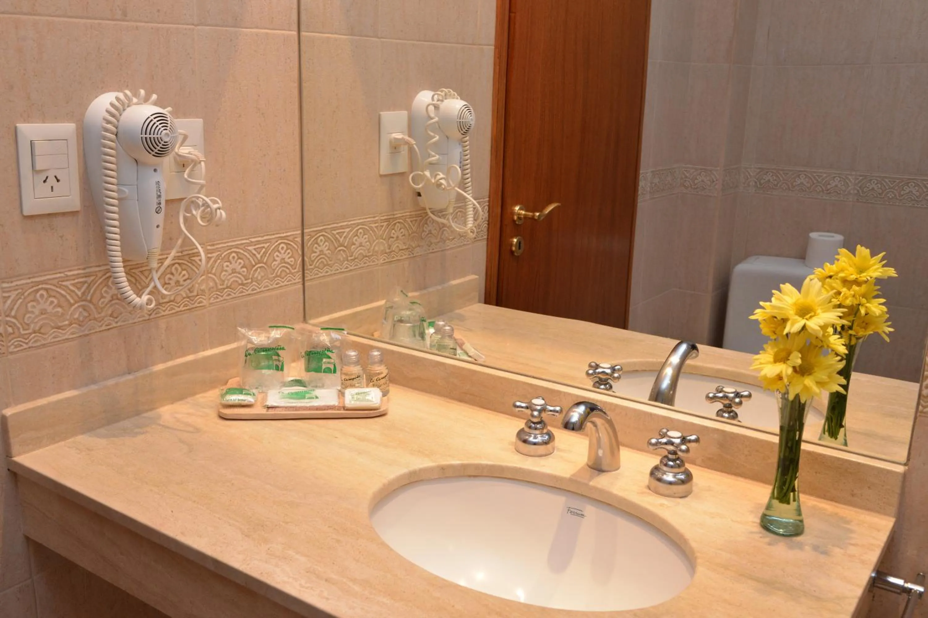 Bathroom in La Campiña Club Hotel & Spa