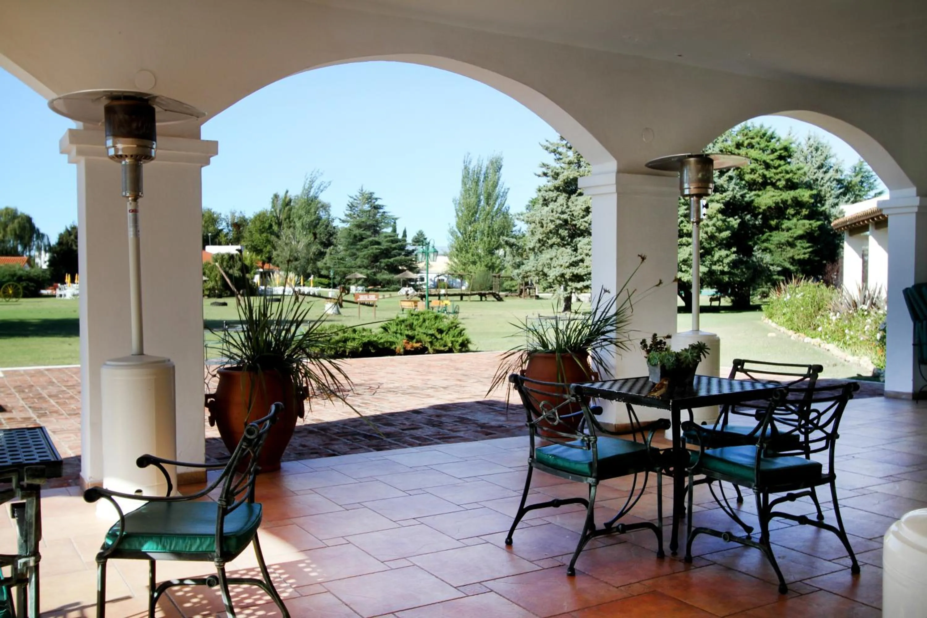 Restaurant/places to eat in La Campiña Club Hotel & Spa