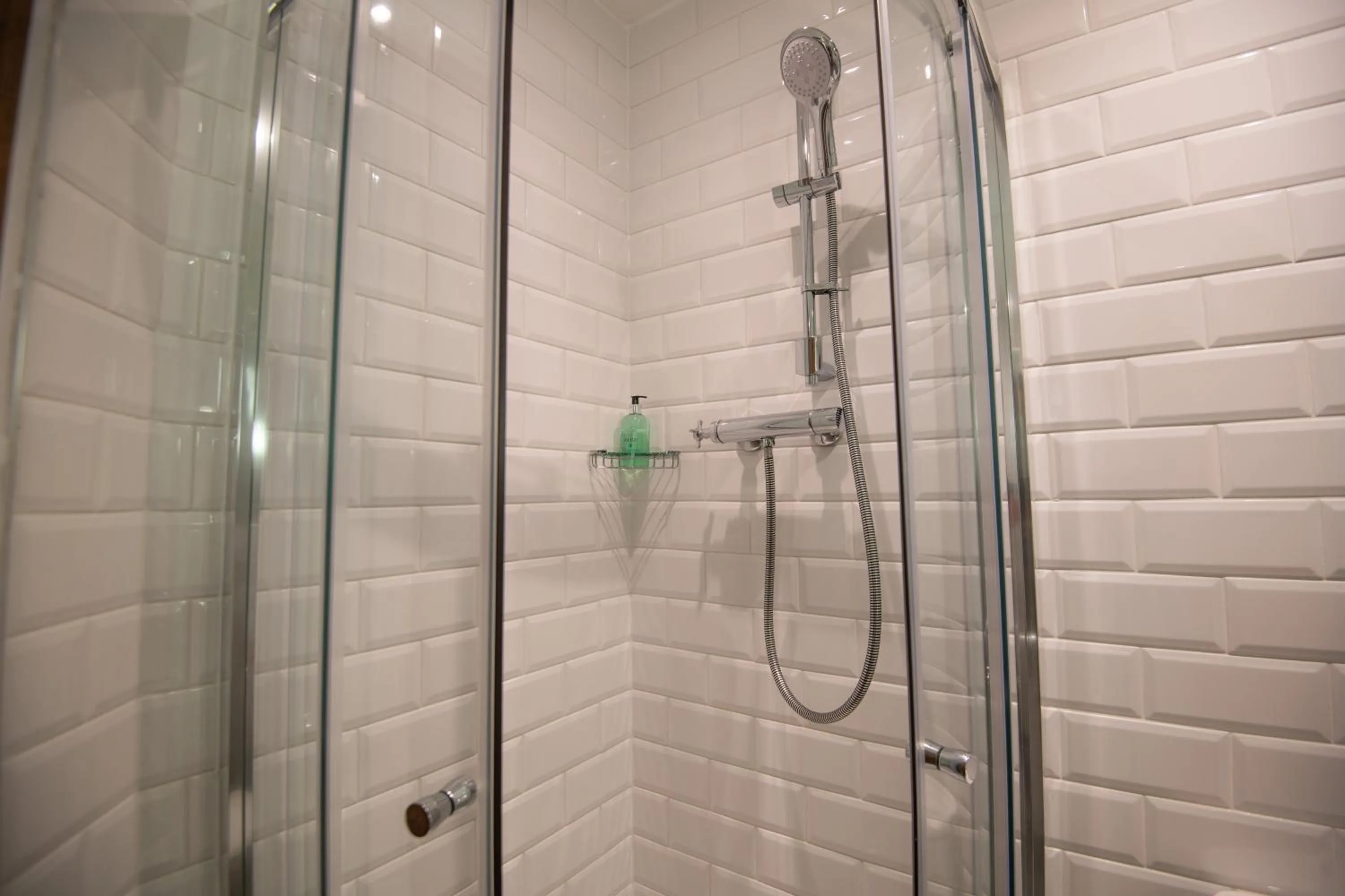 Shower in The Skye Inn