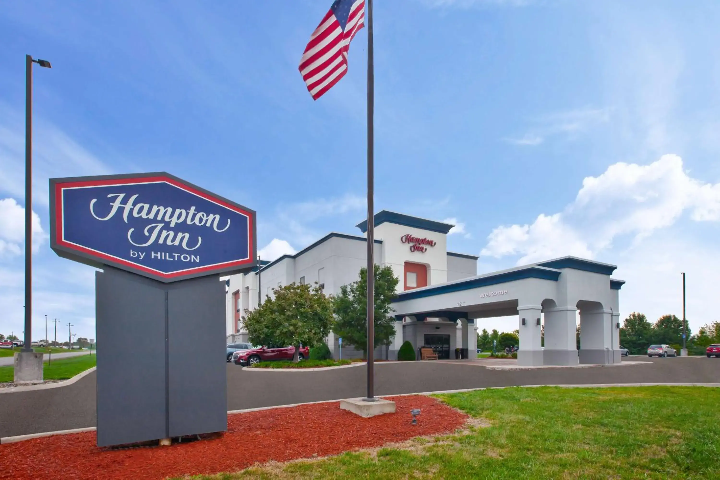 Property building in Hampton Inn Clarion Property building in Hampton Inn Clarion