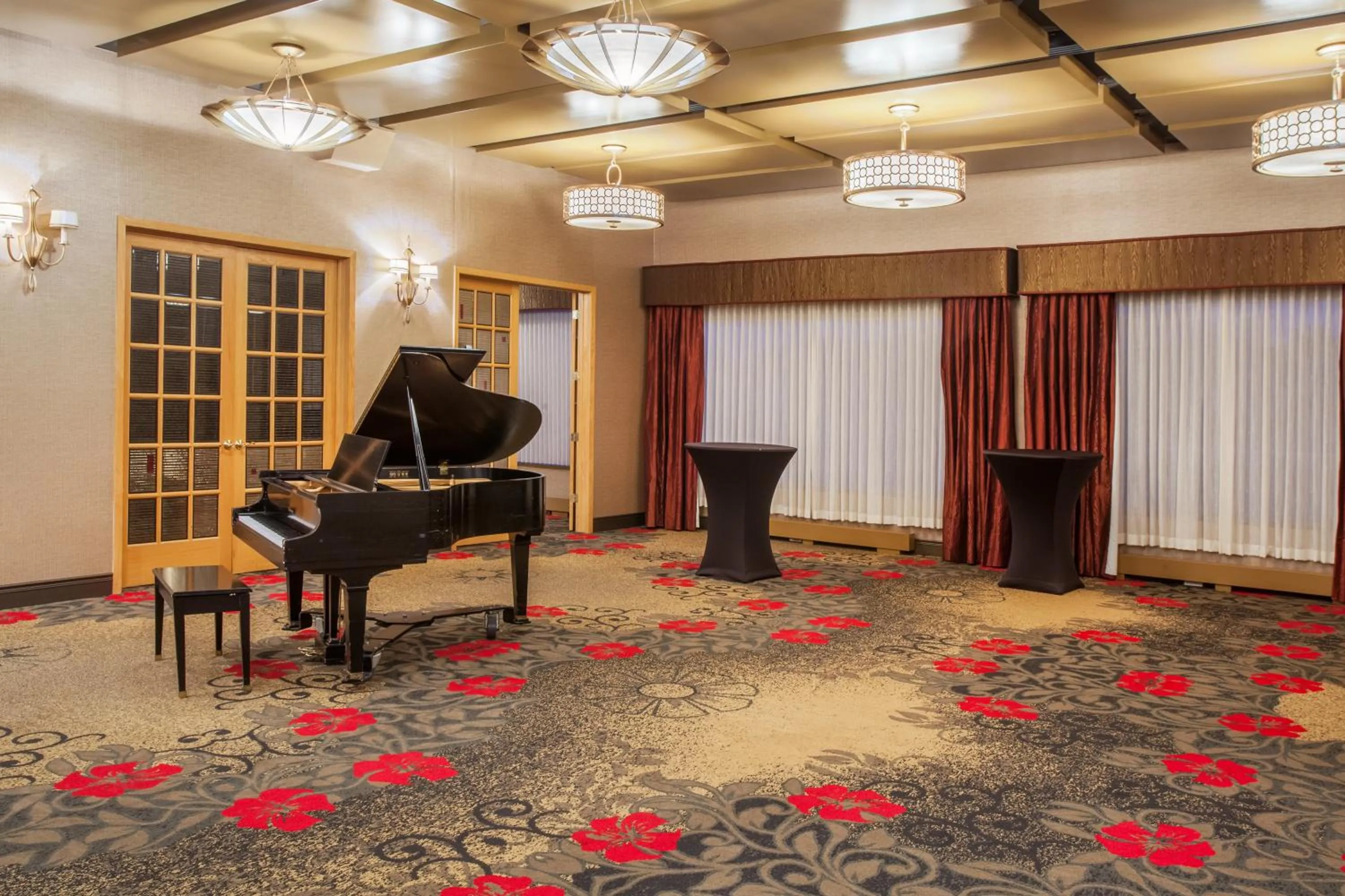 Restaurant/places to eat in Crowne Plaza Minneapolis West by IHG