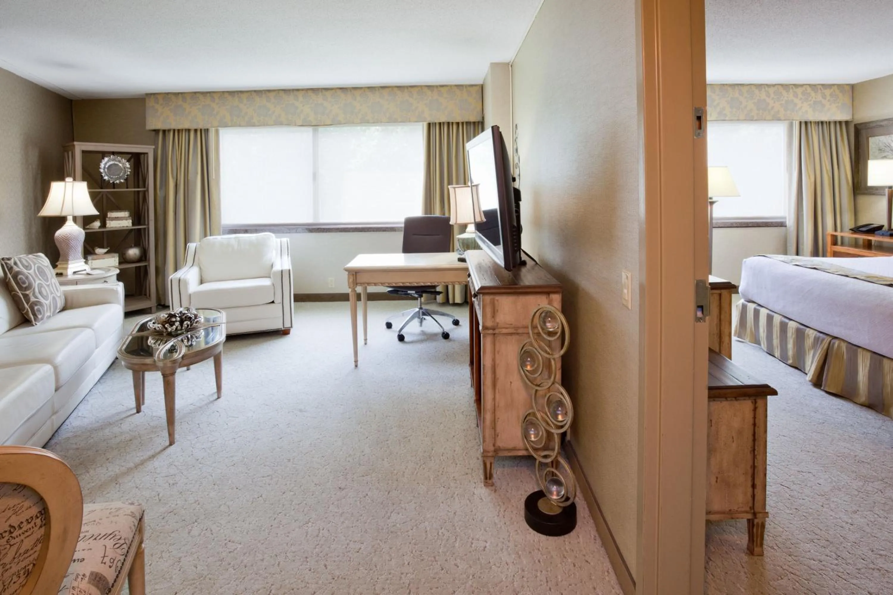 Photo of the whole room, Bed in Crowne Plaza Minneapolis West by IHG