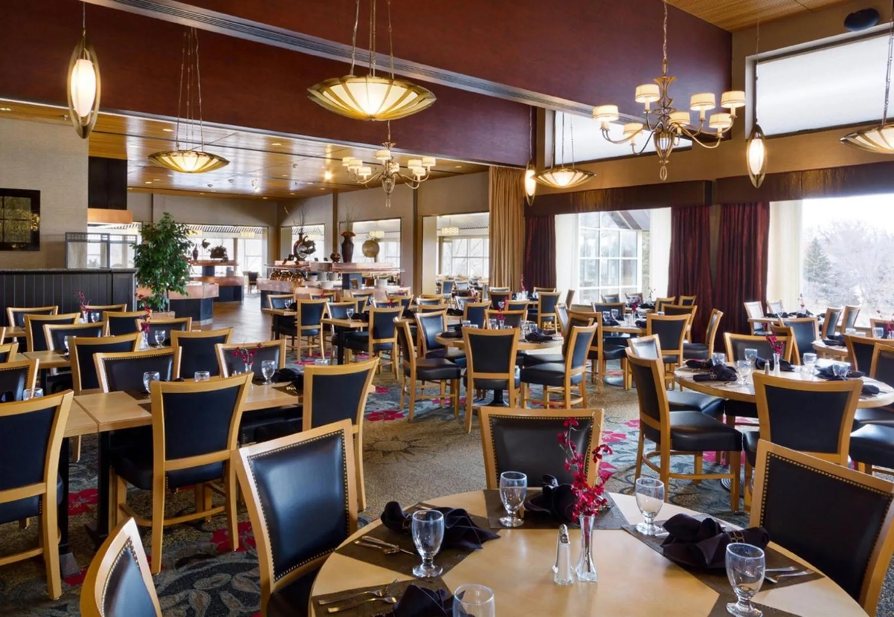 Restaurant/places to eat in Crowne Plaza Minneapolis West by IHG