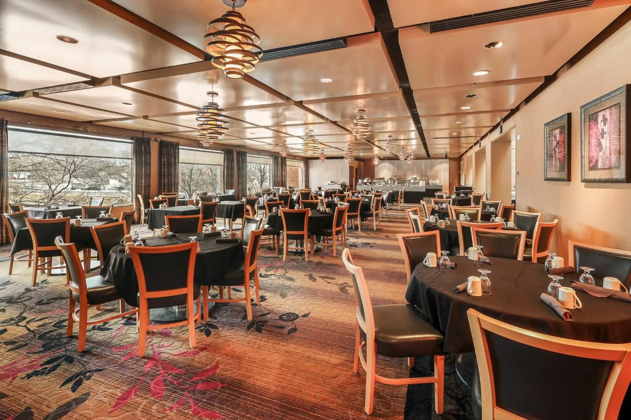 Restaurant/places to eat in Crowne Plaza Minneapolis West by IHG