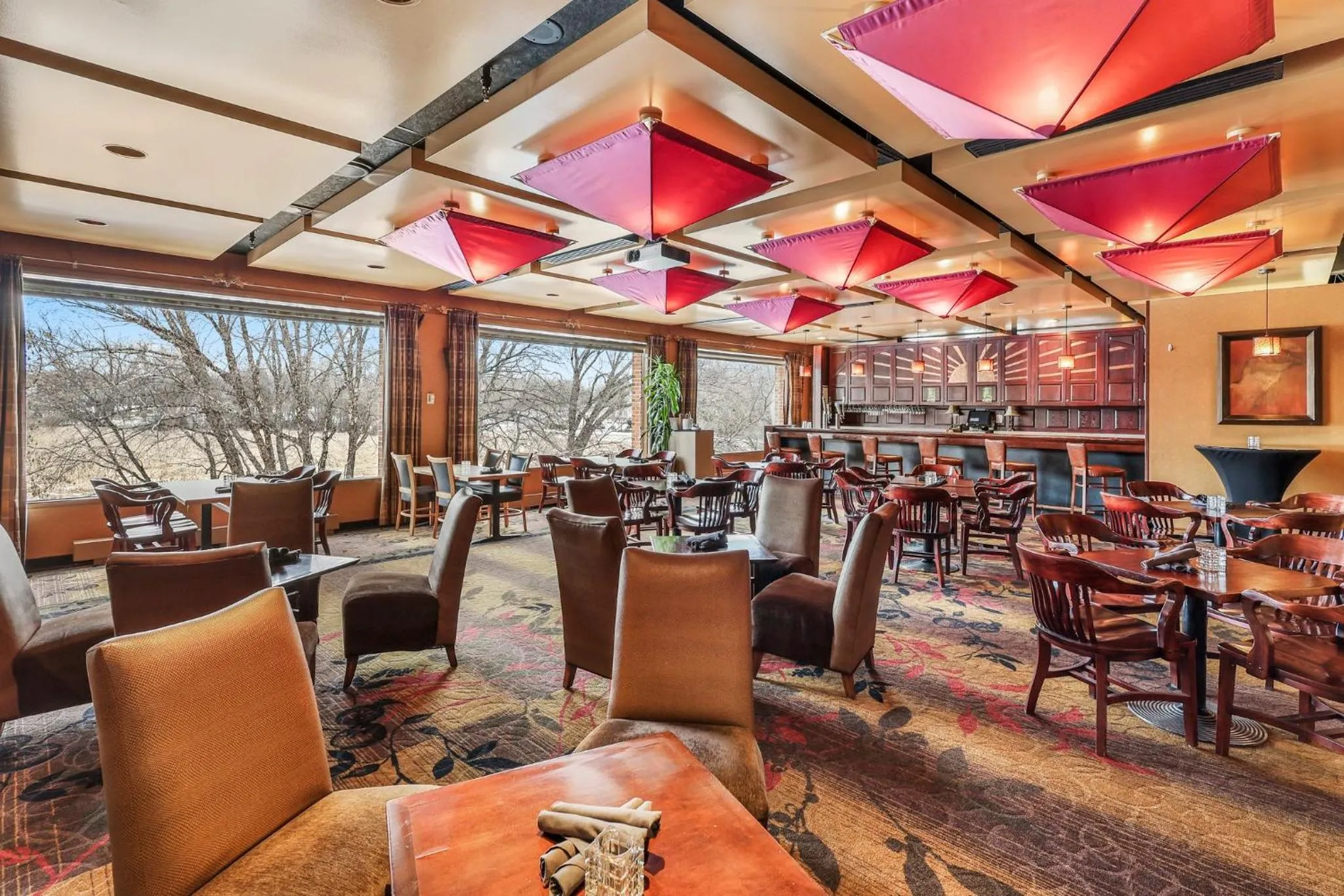 Restaurant/places to eat in Crowne Plaza Minneapolis West by IHG