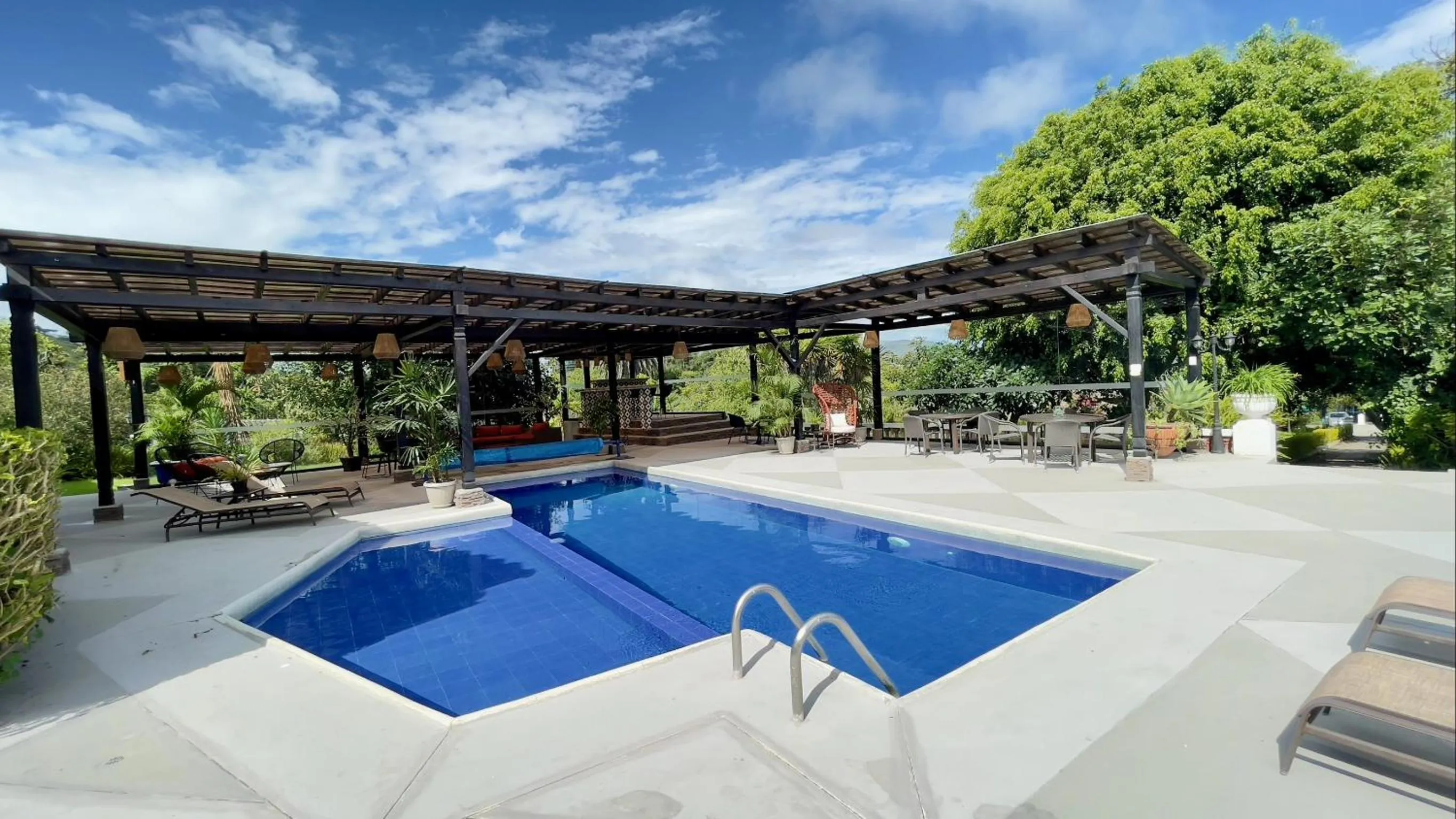 Swimming pool in Hacienda Hosteria Chorlavi