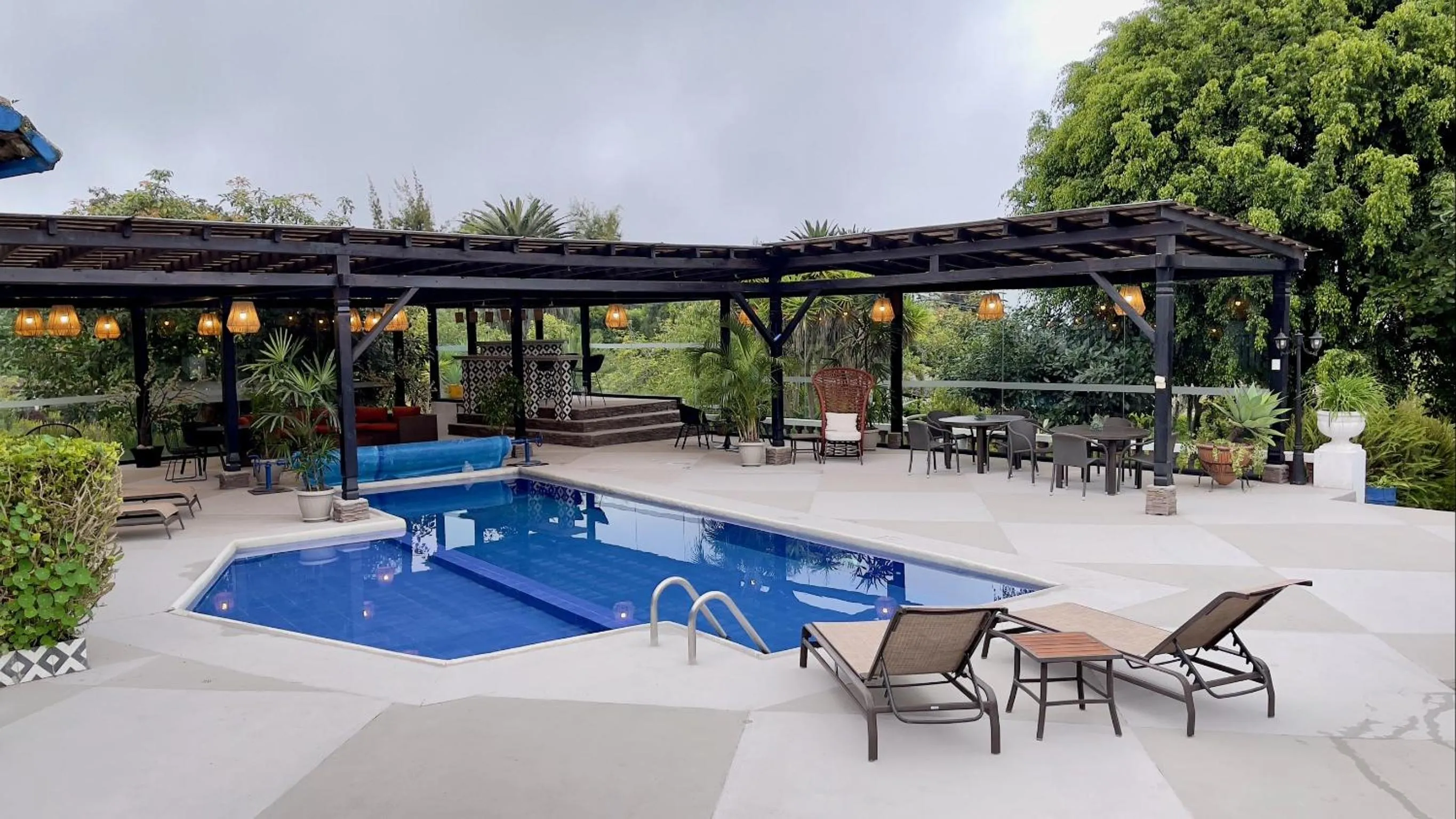 Swimming pool in Hacienda Hosteria Chorlavi