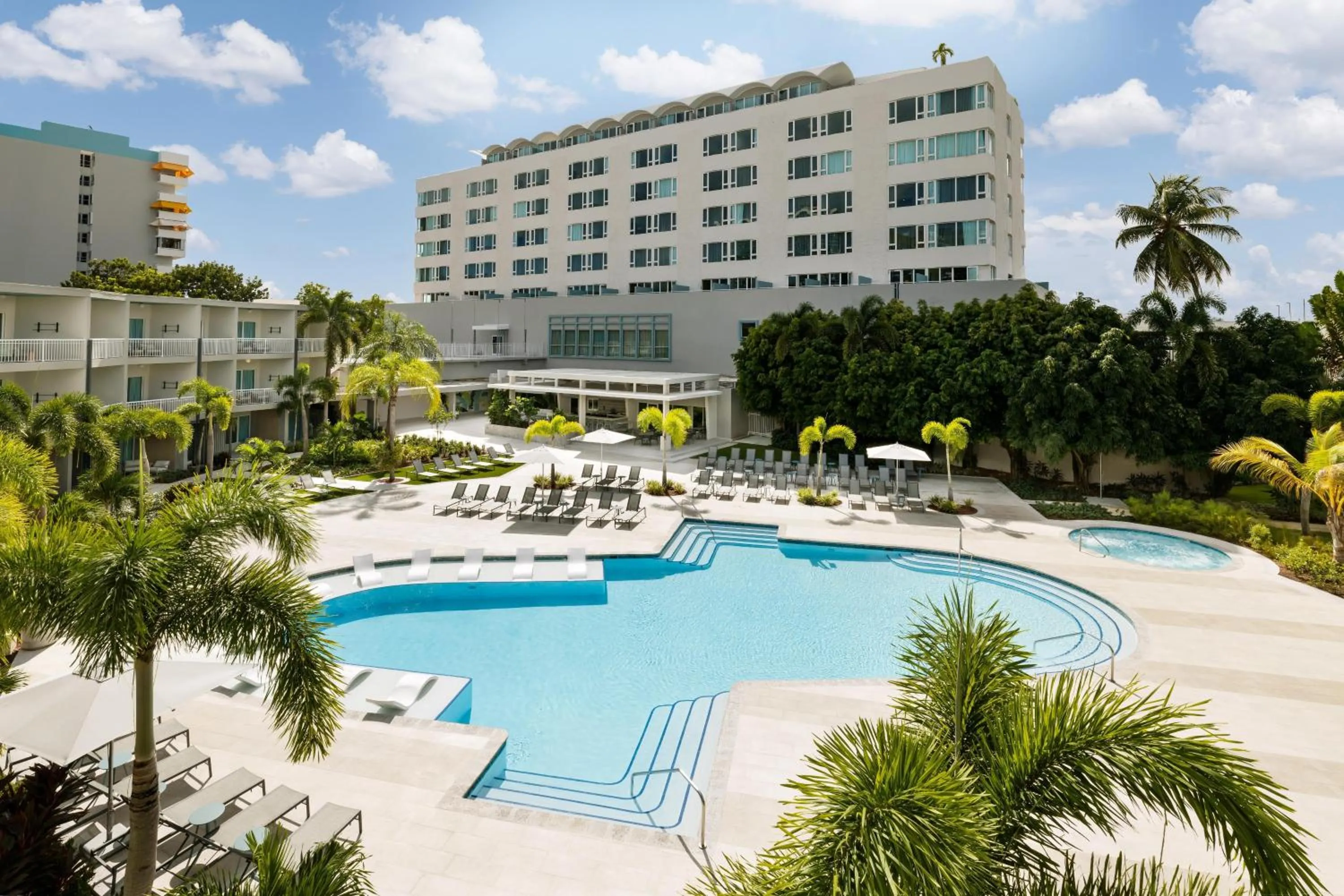 Swimming pool in Hyatt Centric San Juan Isla Verde