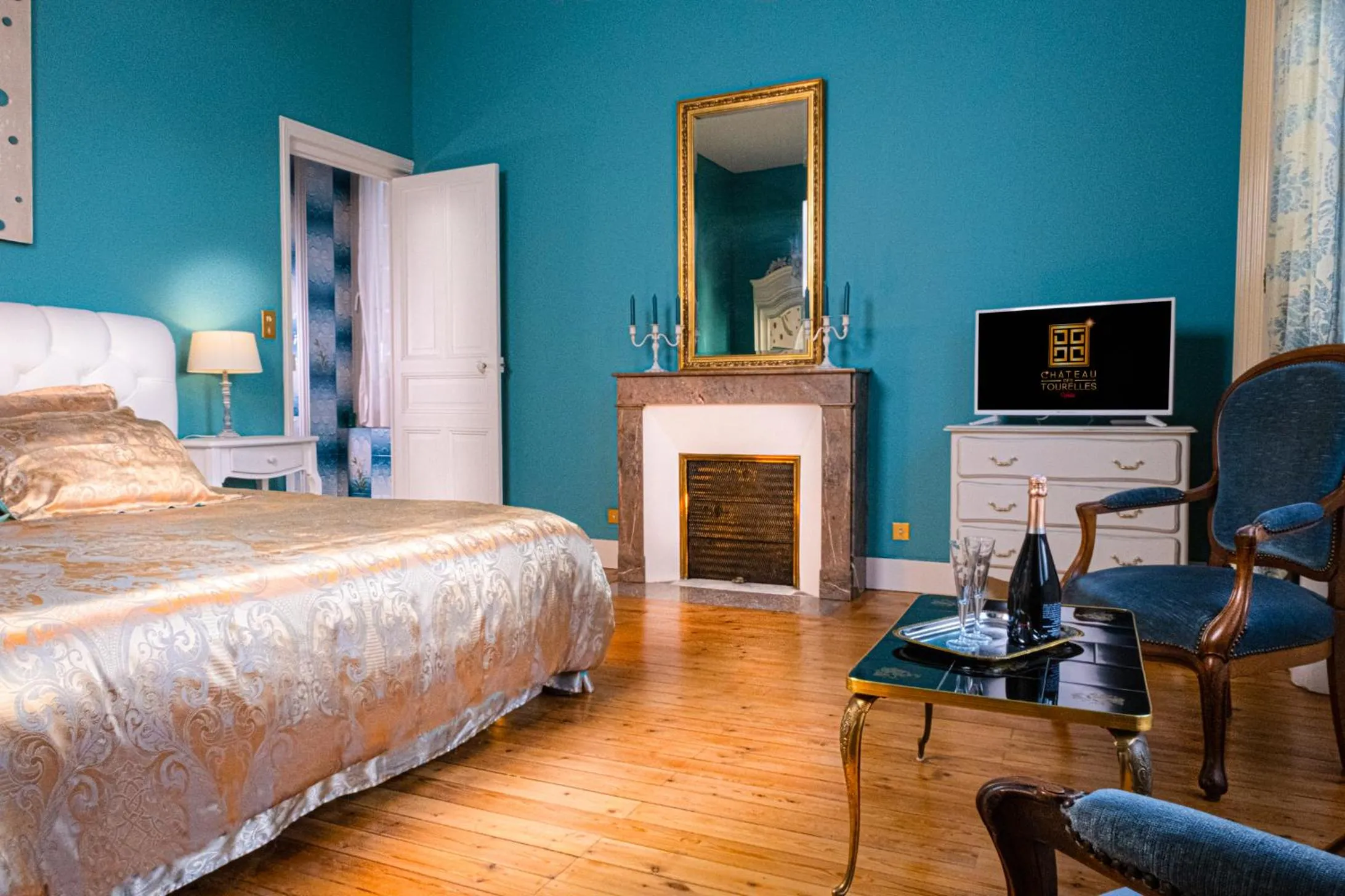 Bed in Le Château des Tourelles en Vendée