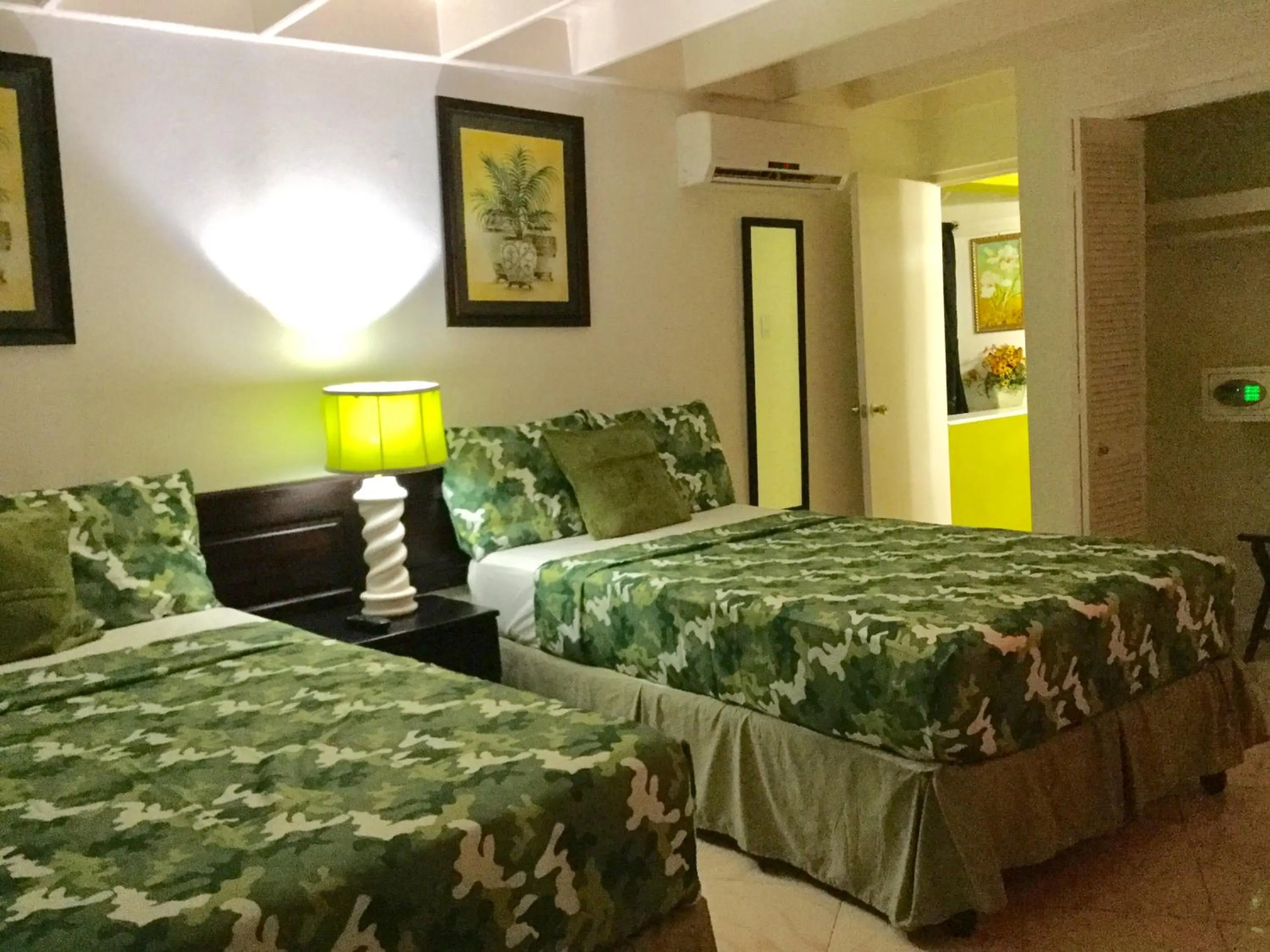 Bed in Mystic Ridge Paradise