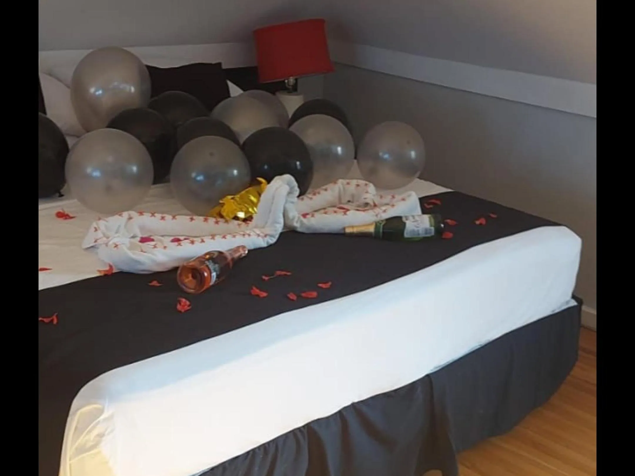 Bedroom, Bed in Mystic Ridge Paradise