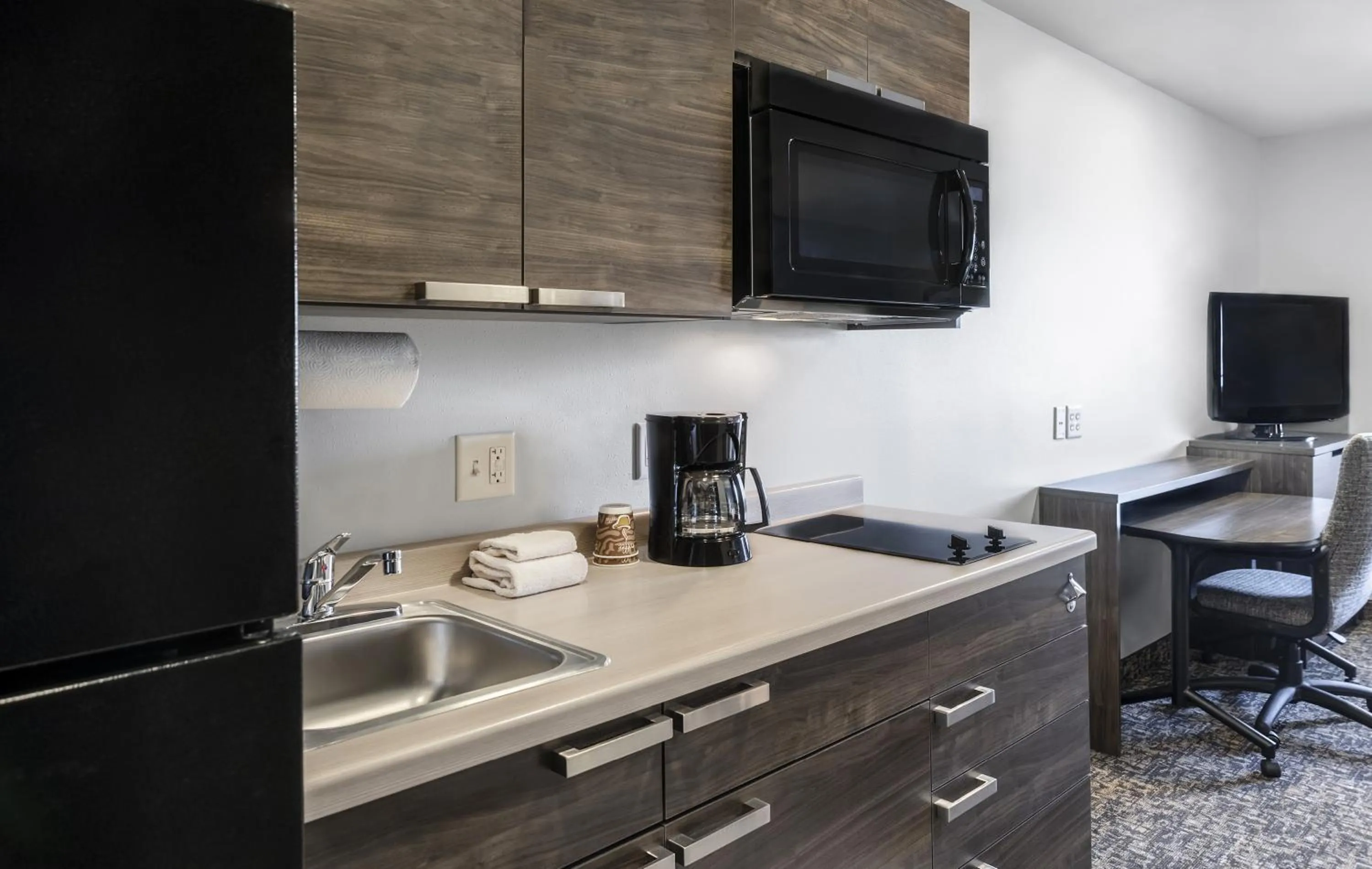 Kitchen or kitchenette in My Place Hotel-Colorado Springs,CO