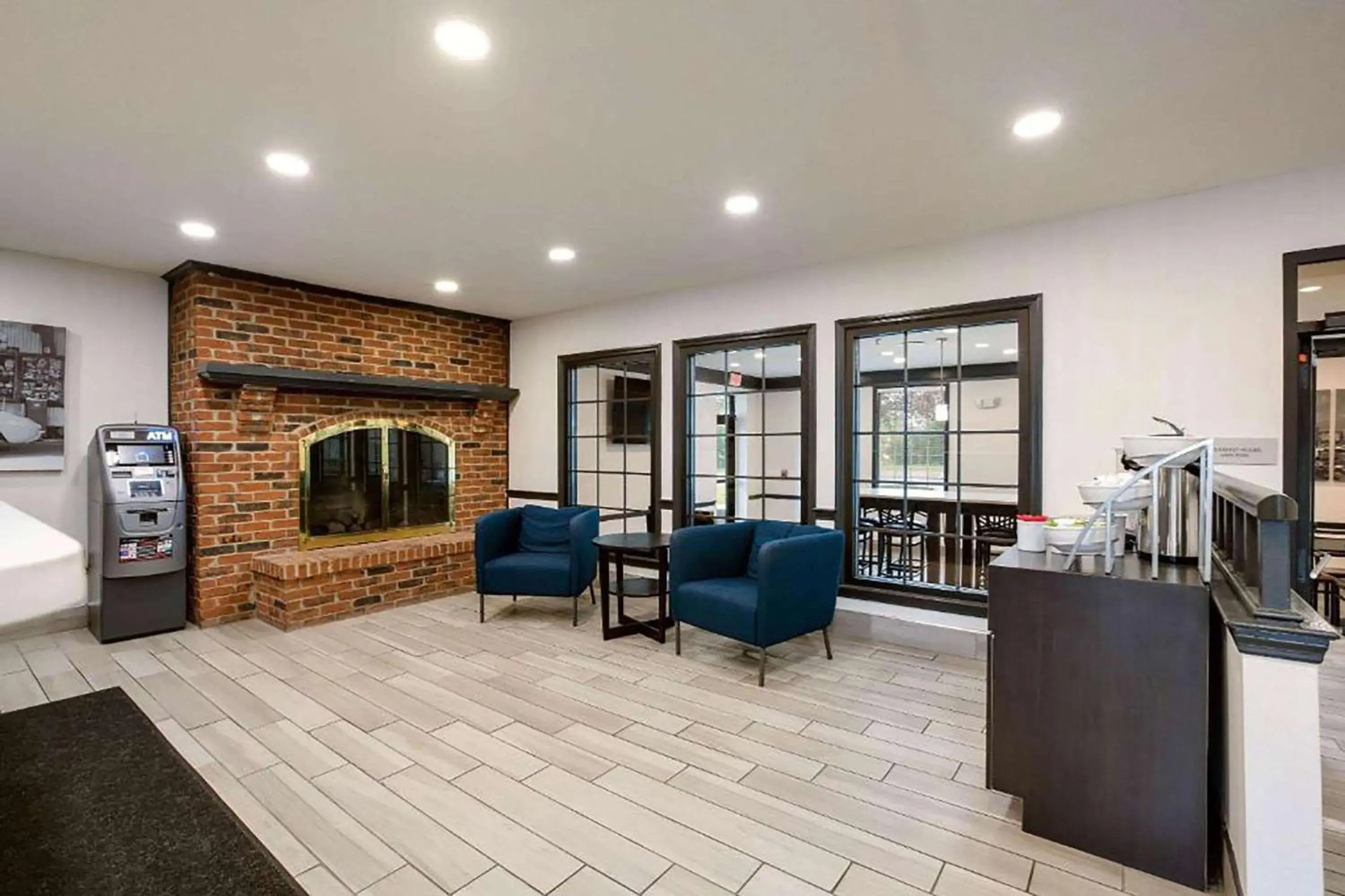 Lobby or reception in Travelodge by Wyndham Canton-Livonia Area, MI Lobby or reception in Travelodge by Wyndham Canton-Livonia Area, MI