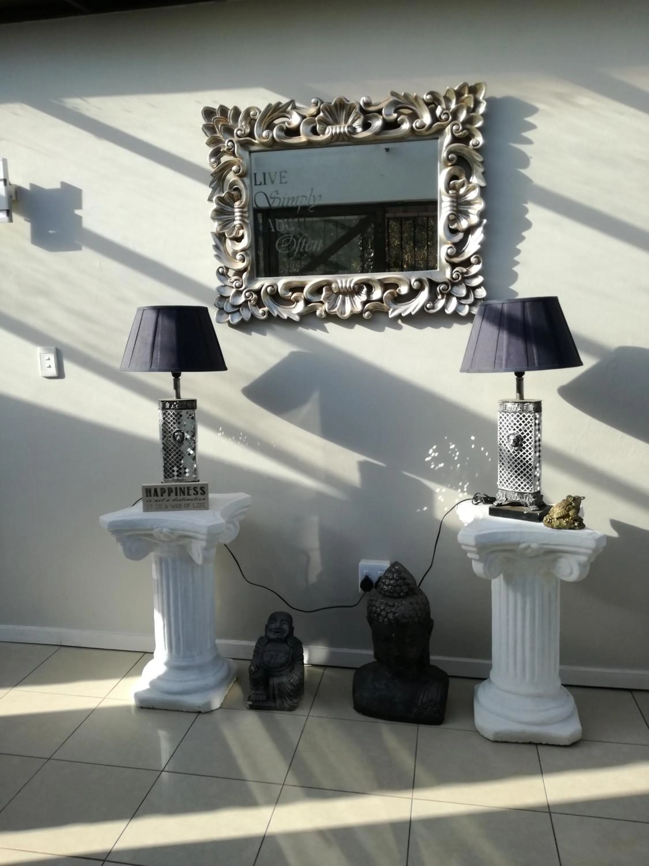 Facade/entrance in Hidden Inn