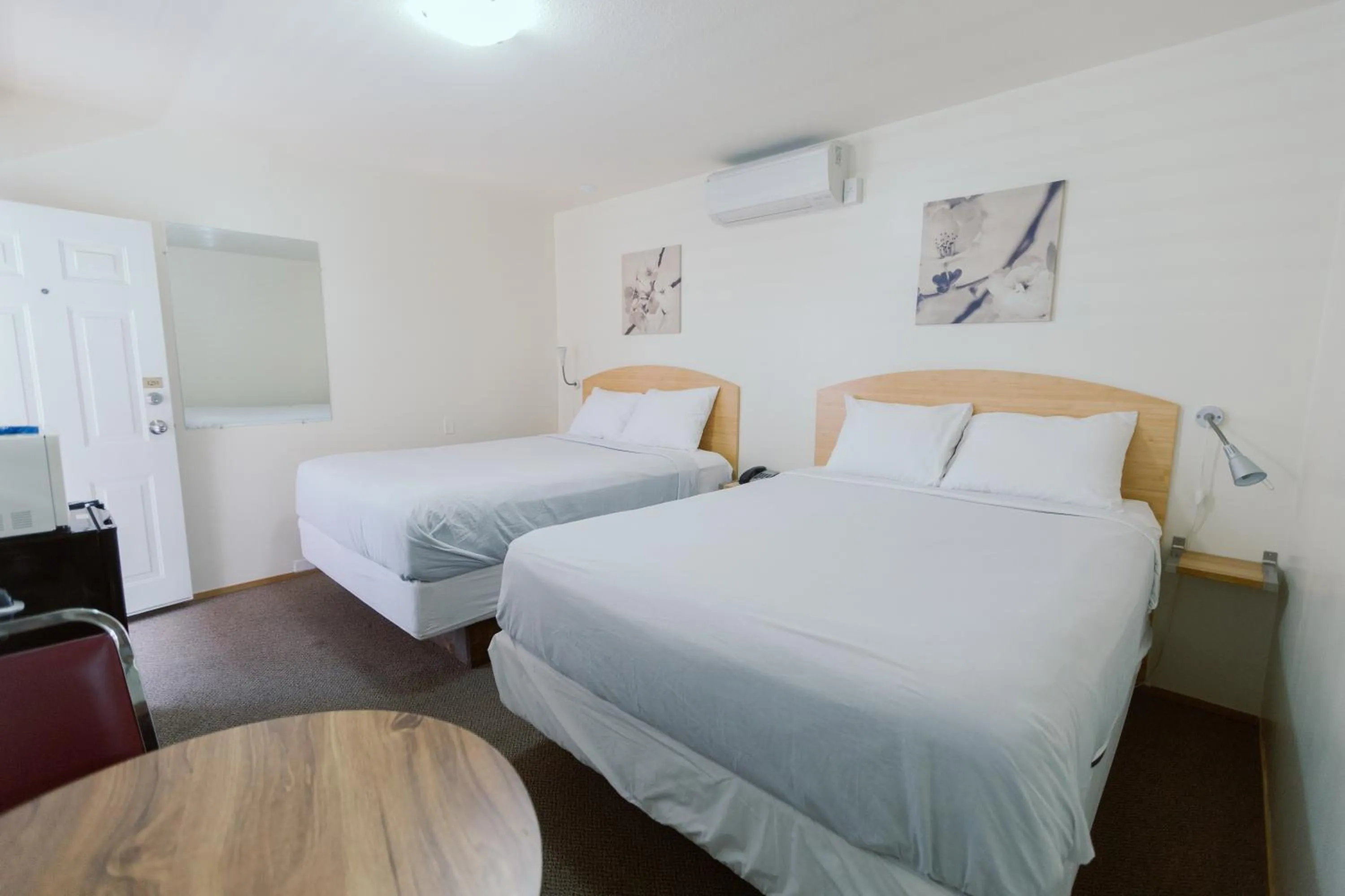 Bed in Waterfront Inn