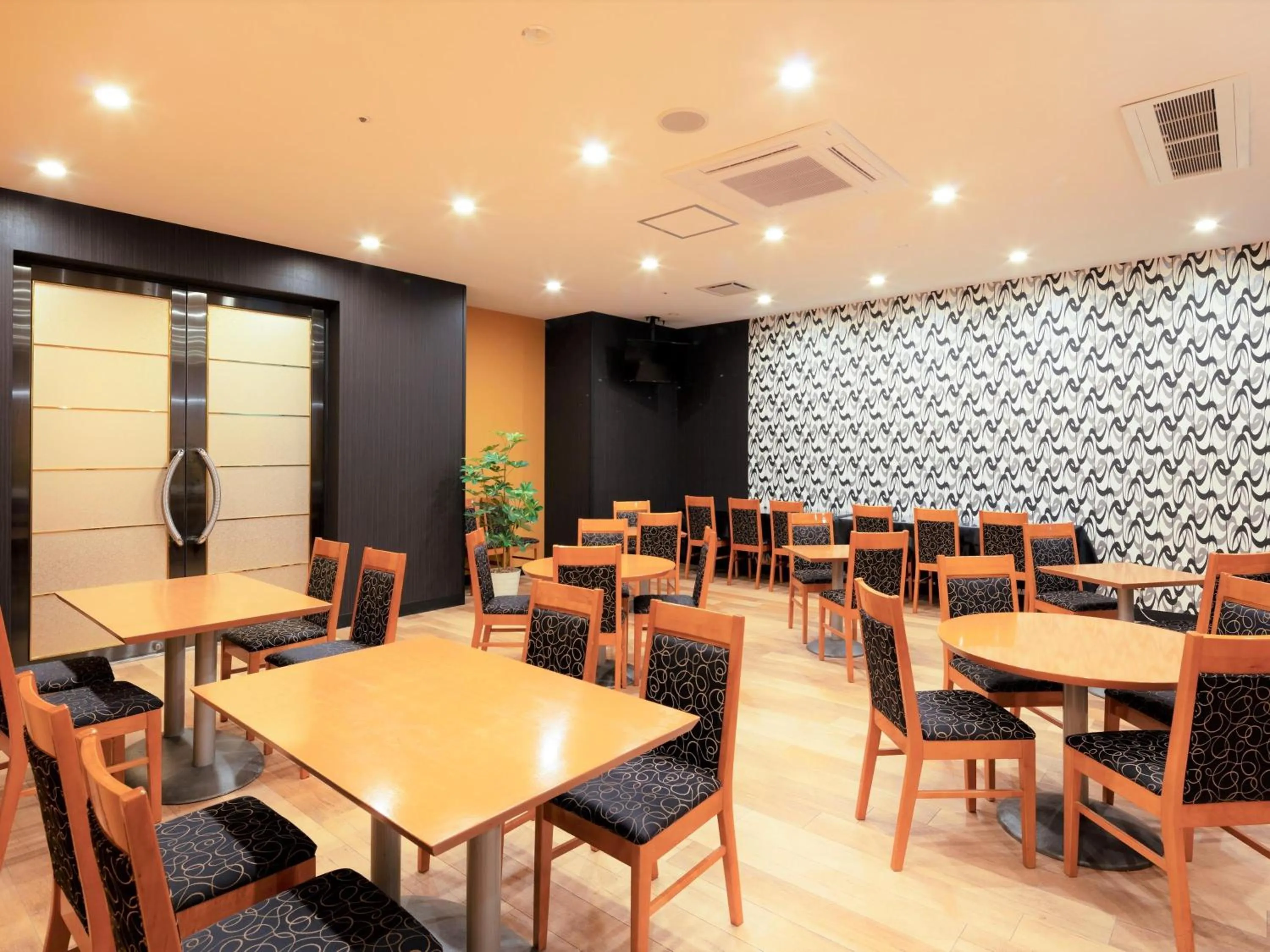 Restaurant/places to eat in APA Hotel Biwako Seta Ekimae