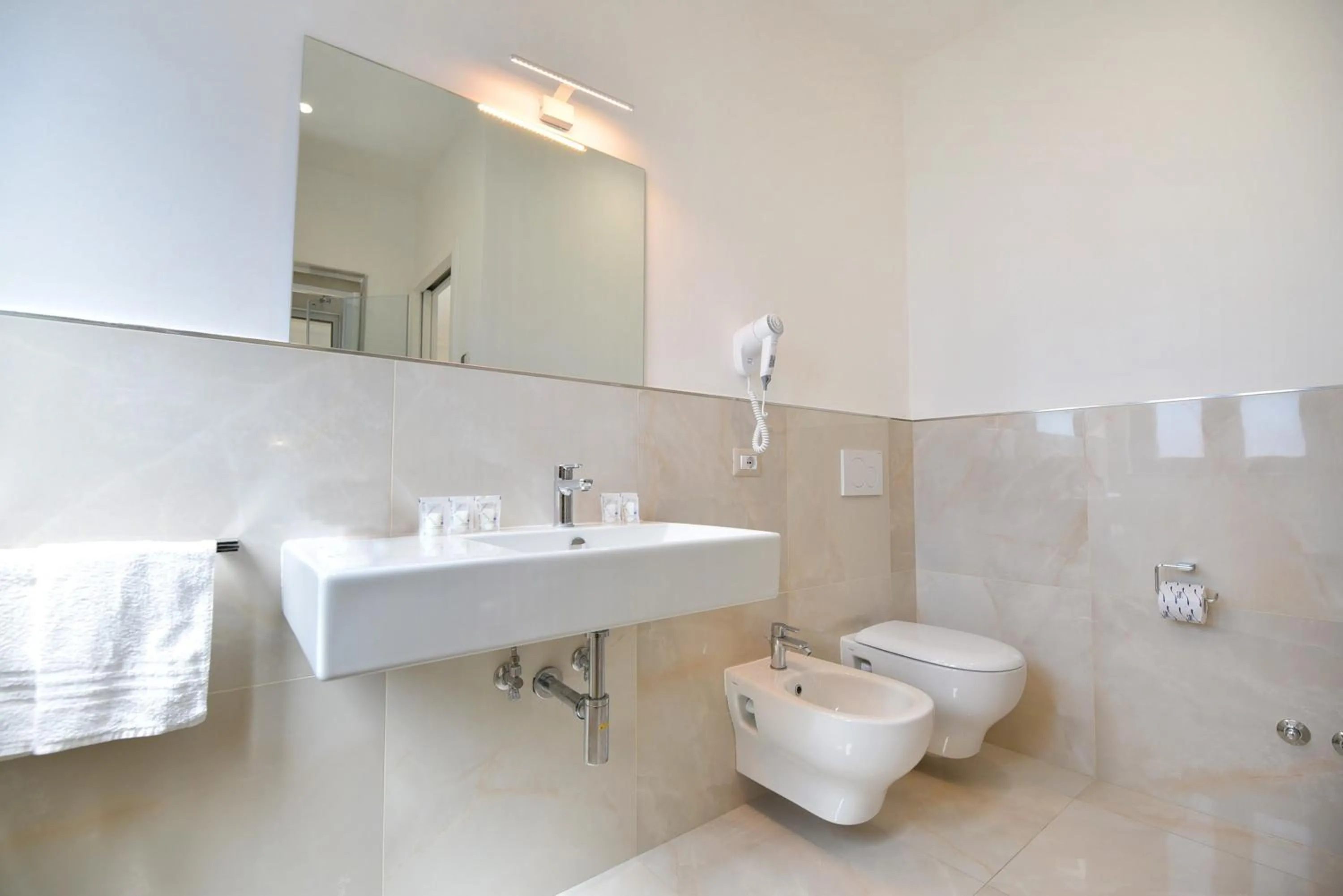 Toilet in Relais Milò