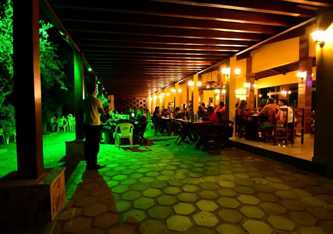 Restaurant/places to eat in Hotel e Mirante recanto alto da serra