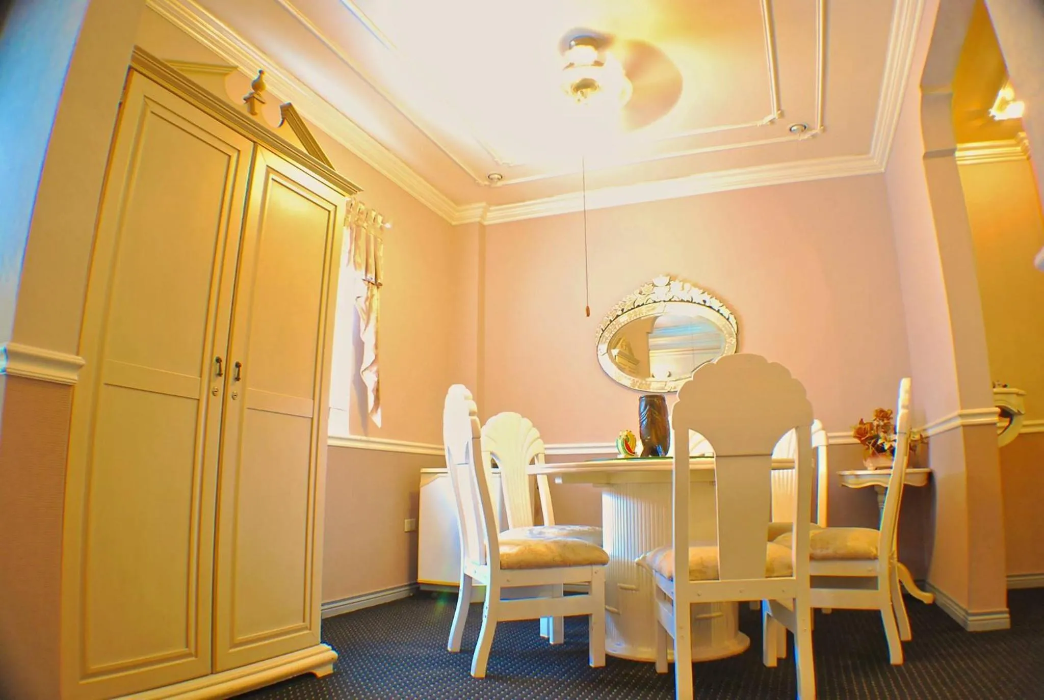 Dining area in SM Travelodge