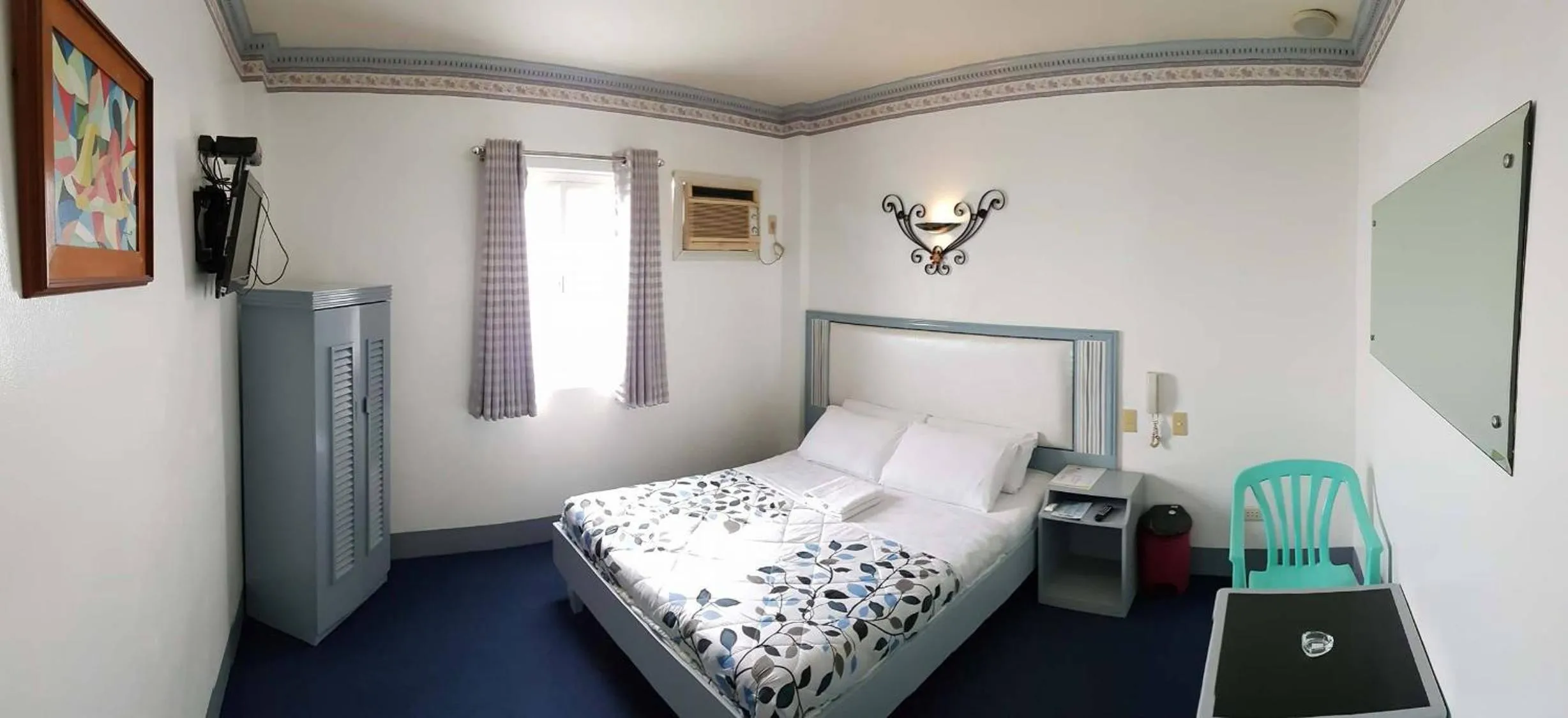 Bed in SM Travelodge