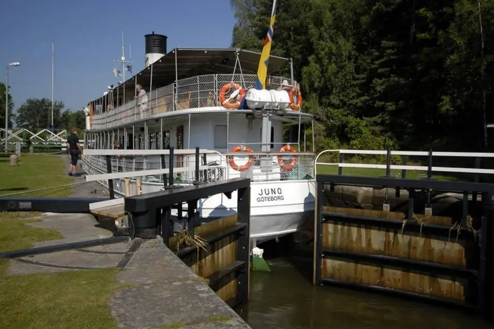 Brådtom Slusscafé & Stugor