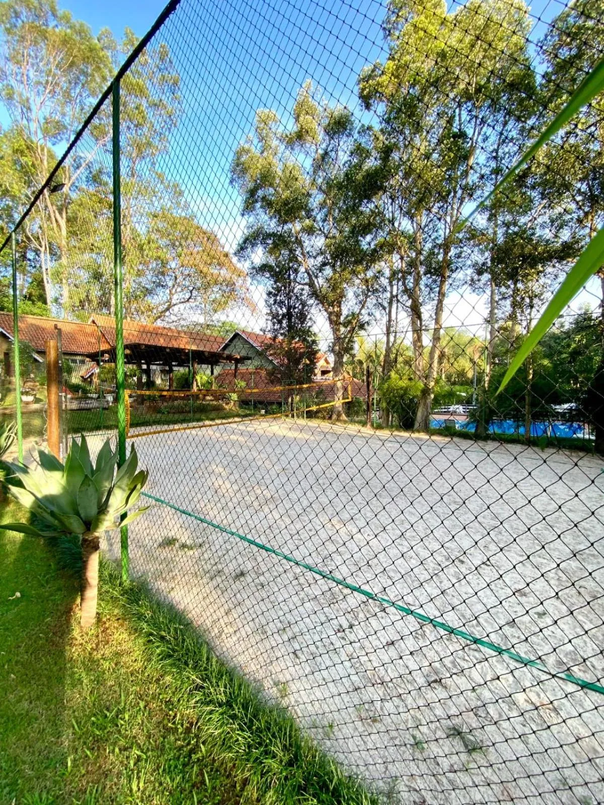 Tennis court in Mirágua Refugios Pousada