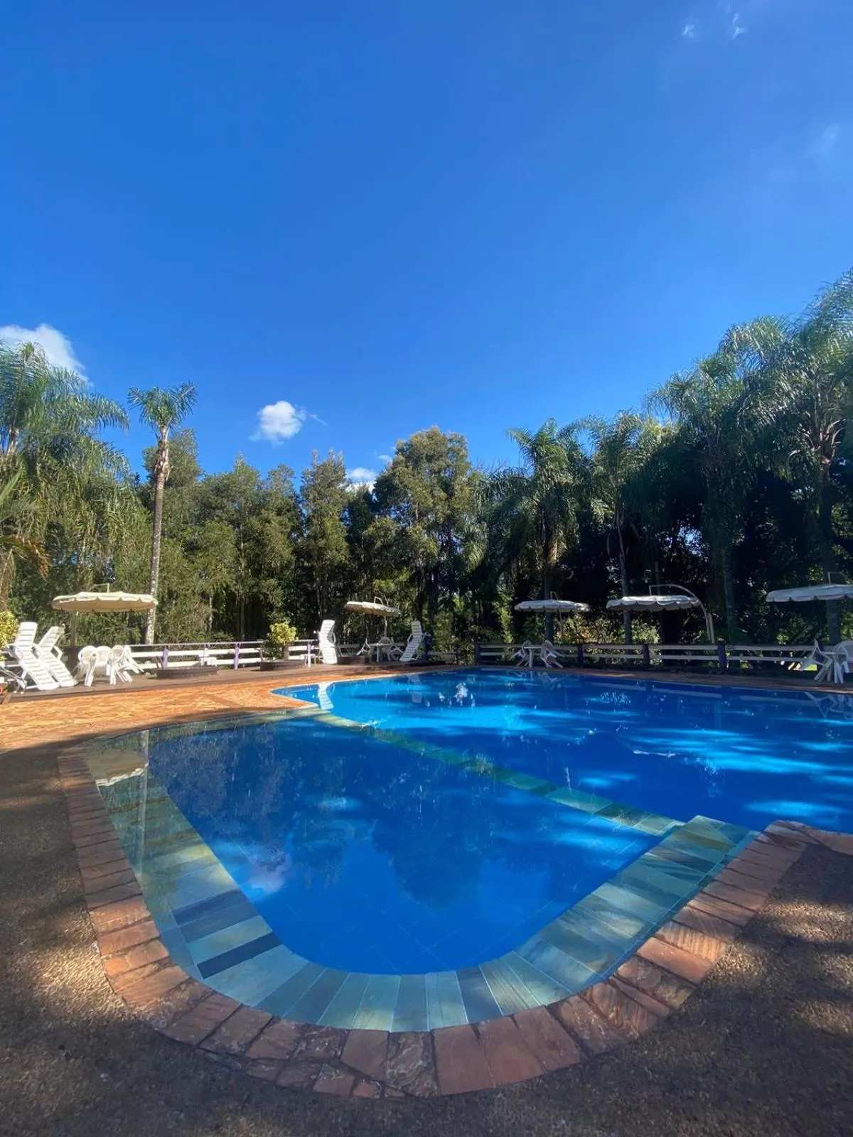 Swimming pool in Mirágua Refugios Pousada