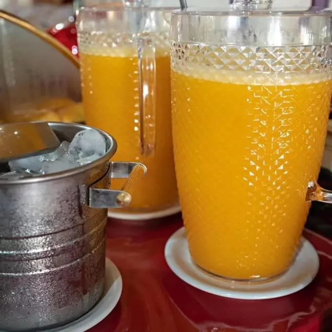 Buffet breakfast in Mirágua Refugios Pousada