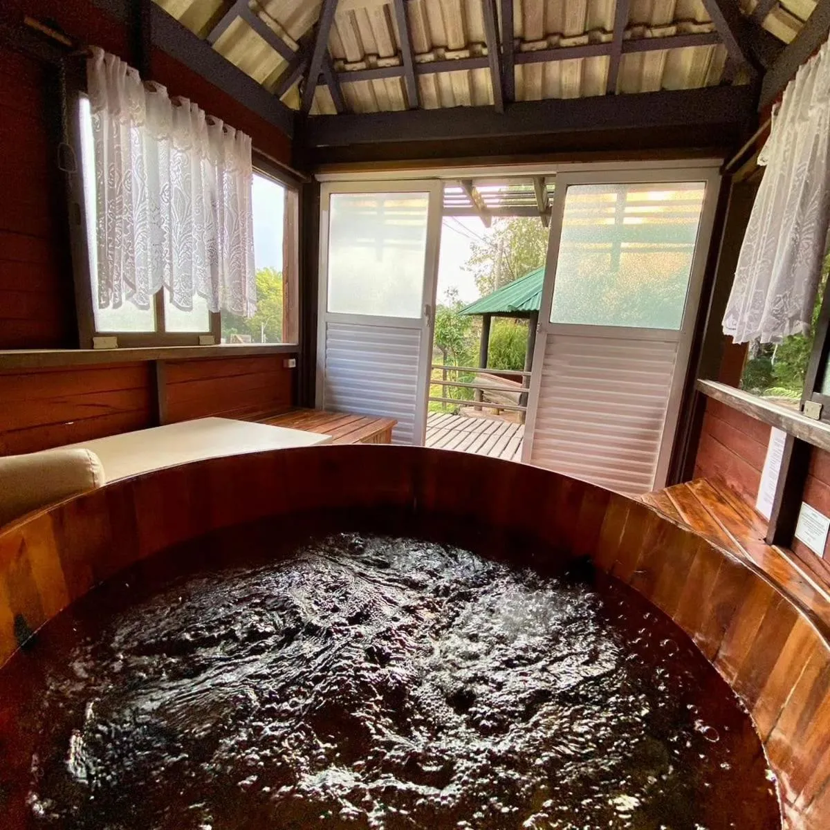 Hot Tub in Mirágua Refugios Pousada