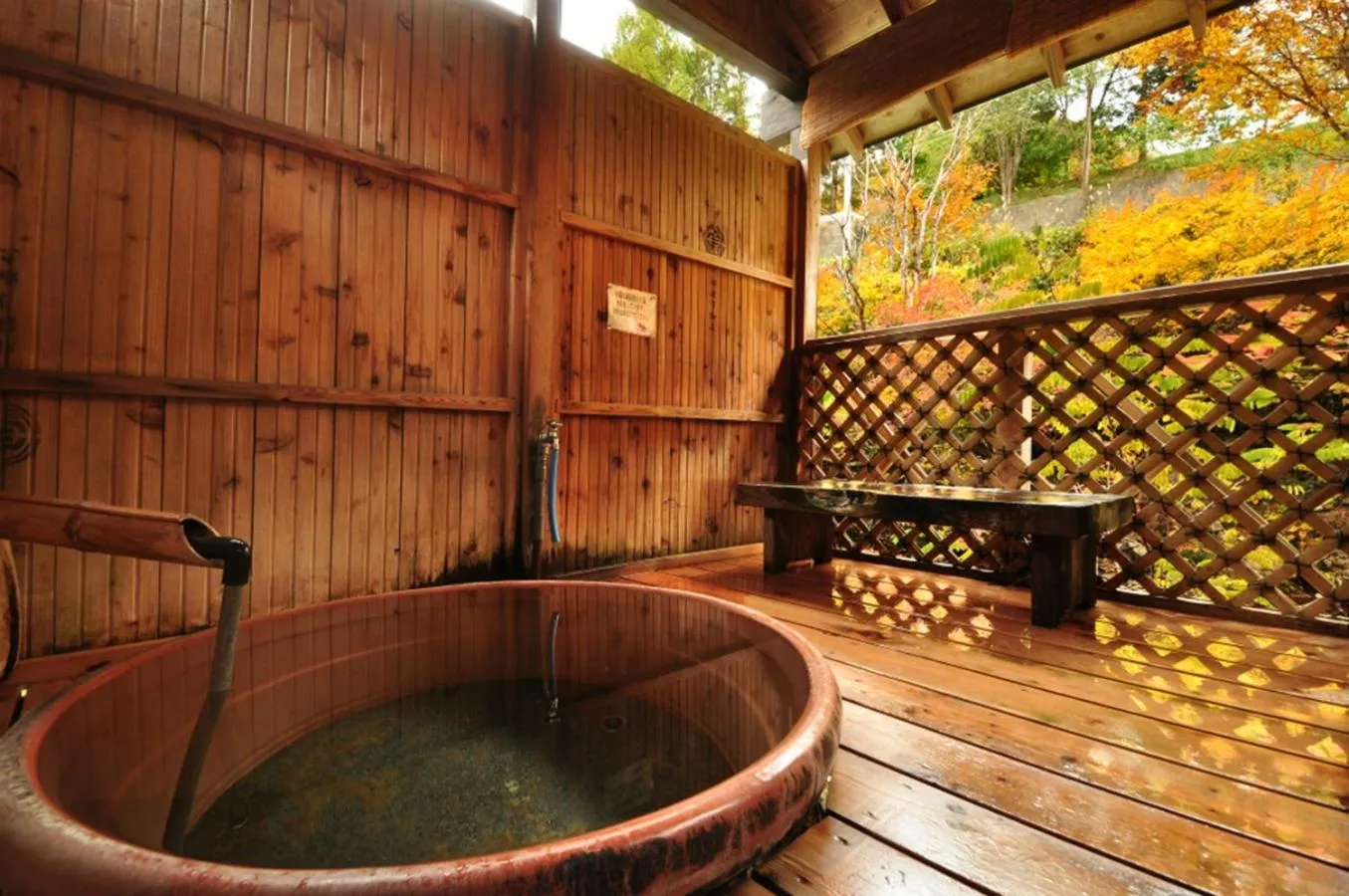 Open Air Bath in Ryuudo