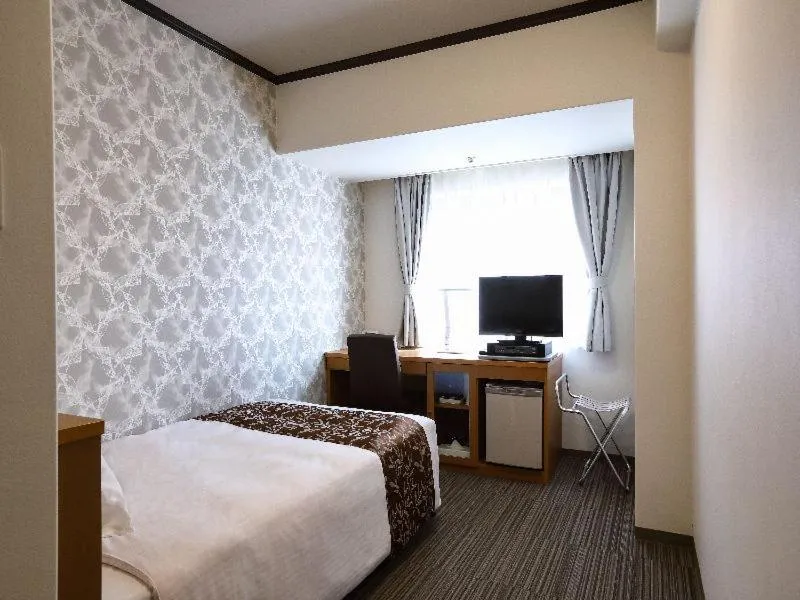 Photo of the whole room, Bed in Hotel Hiroshima Garden Palace