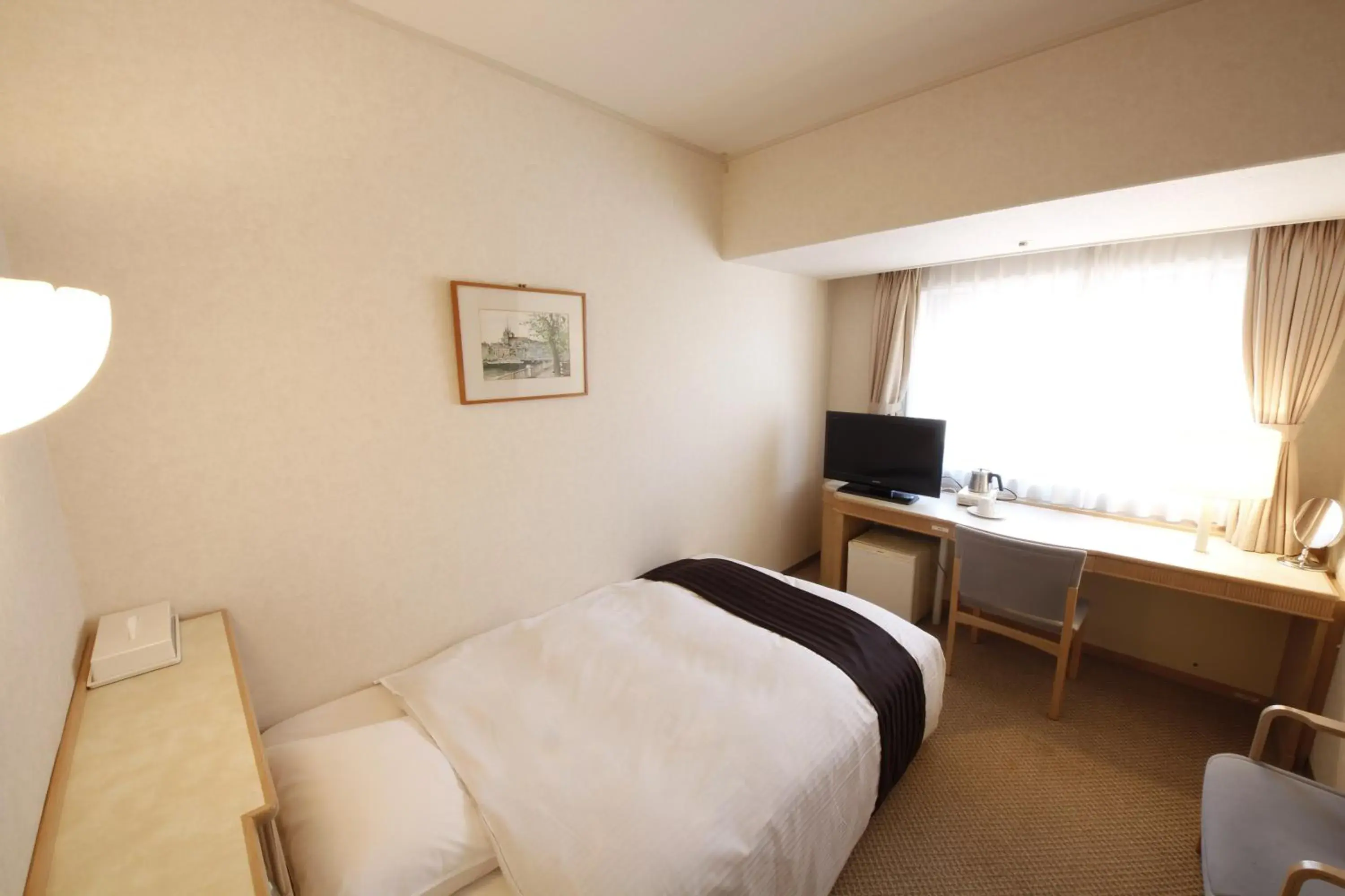 Photo of the whole room, Bed in Hotel Hiroshima Garden Palace Photo of the whole room, Bed in Hotel Hiroshima Garden Palace