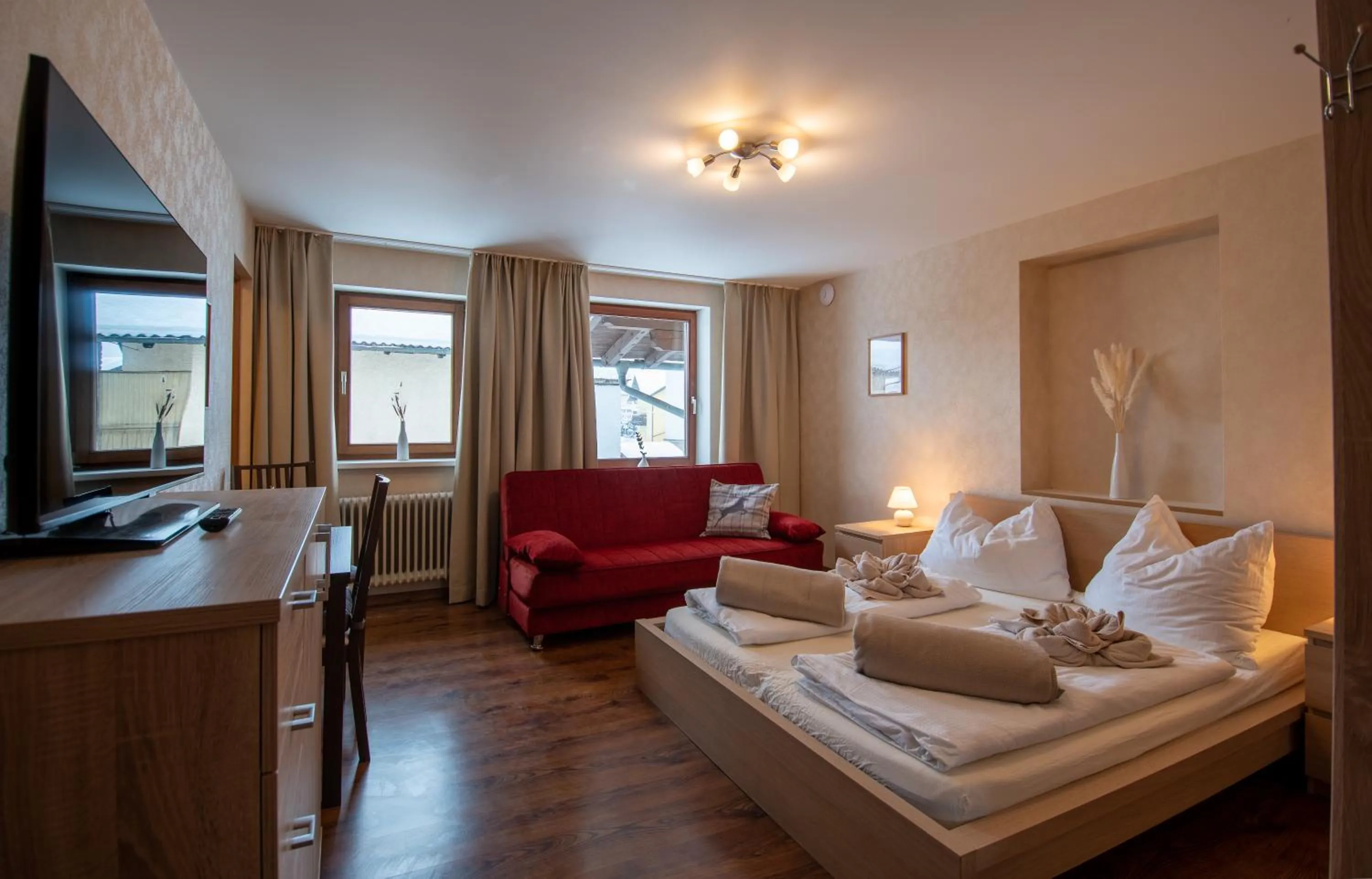 Photo of the whole room, Bed in Bergzeit Appartments
