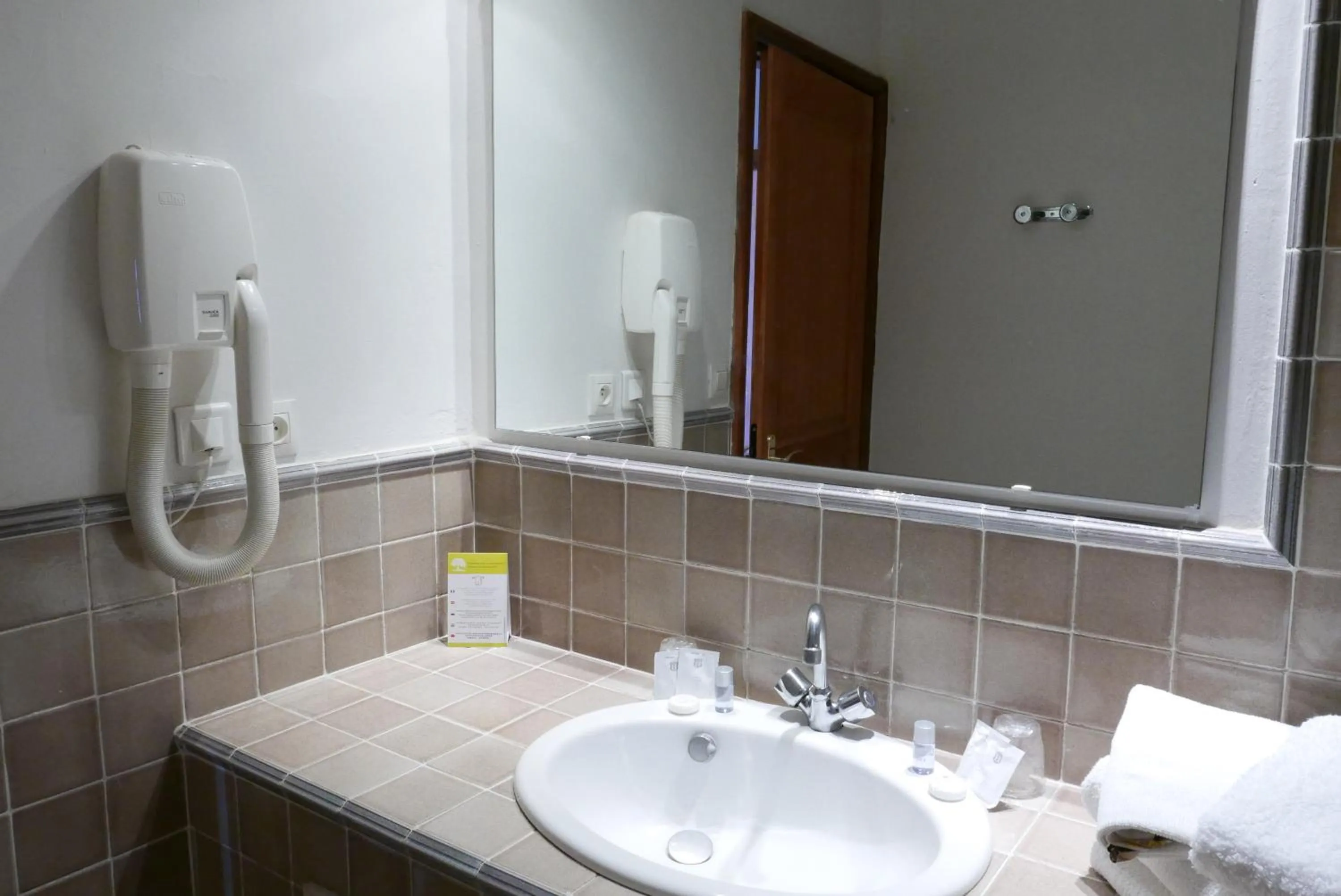 Bathroom in Le Catalan