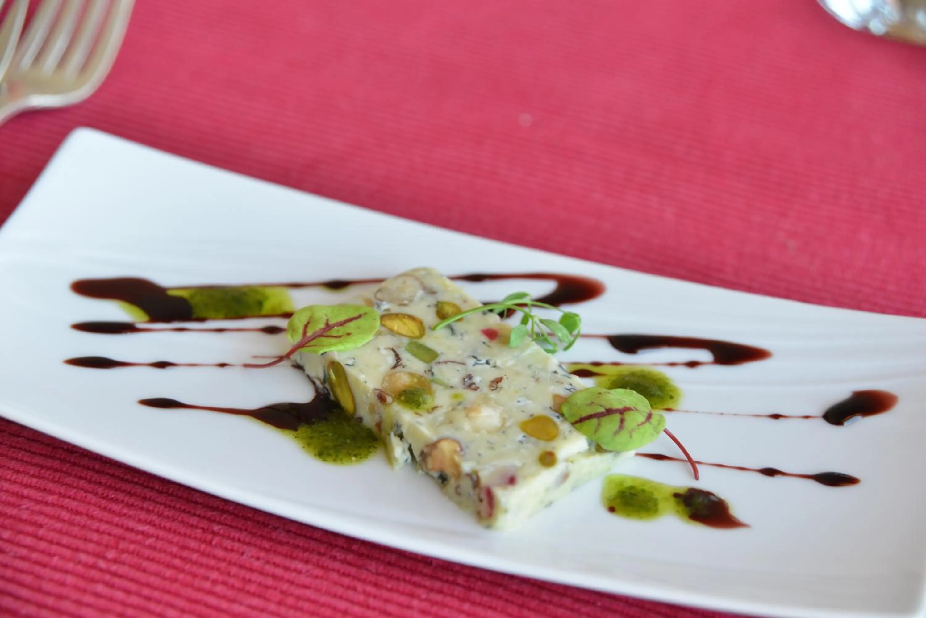 Restaurant/places to eat in Le Catalan