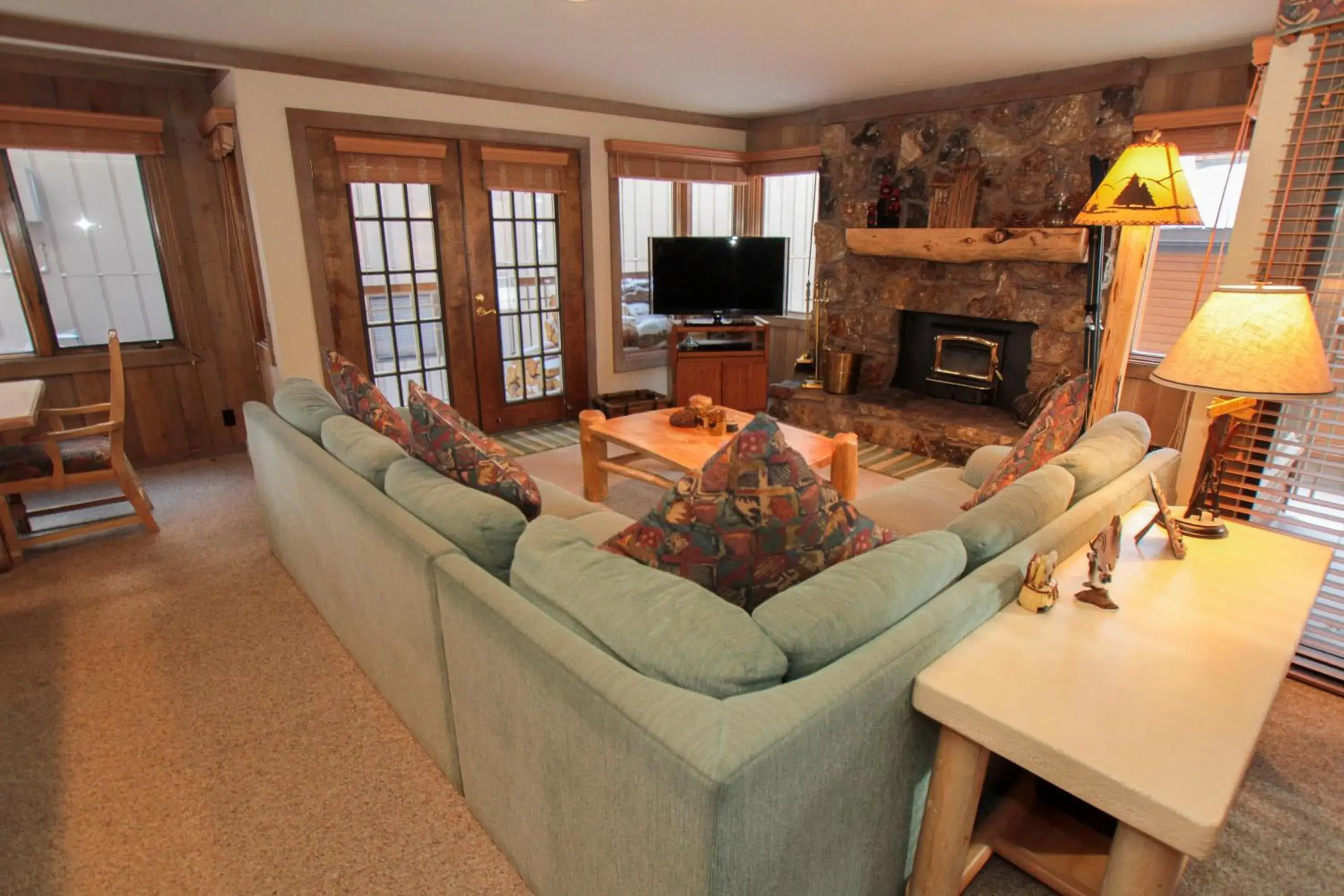 Mountainback 48 Corner Unit Mountainback 48 Corner Unit