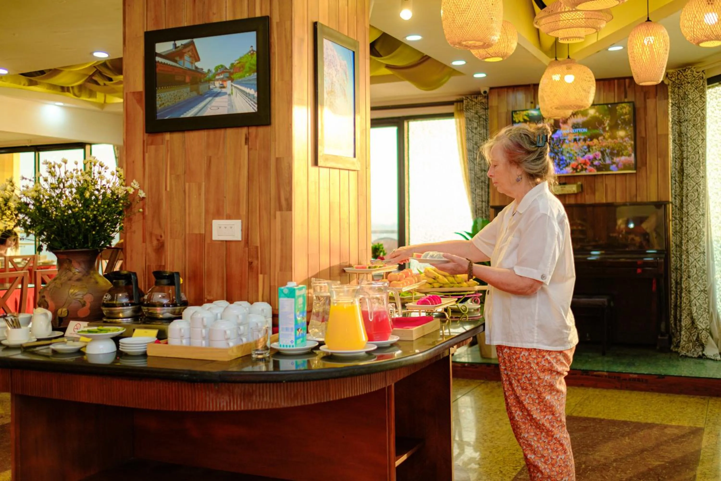 Sunset Westlake Hanoi Hotel