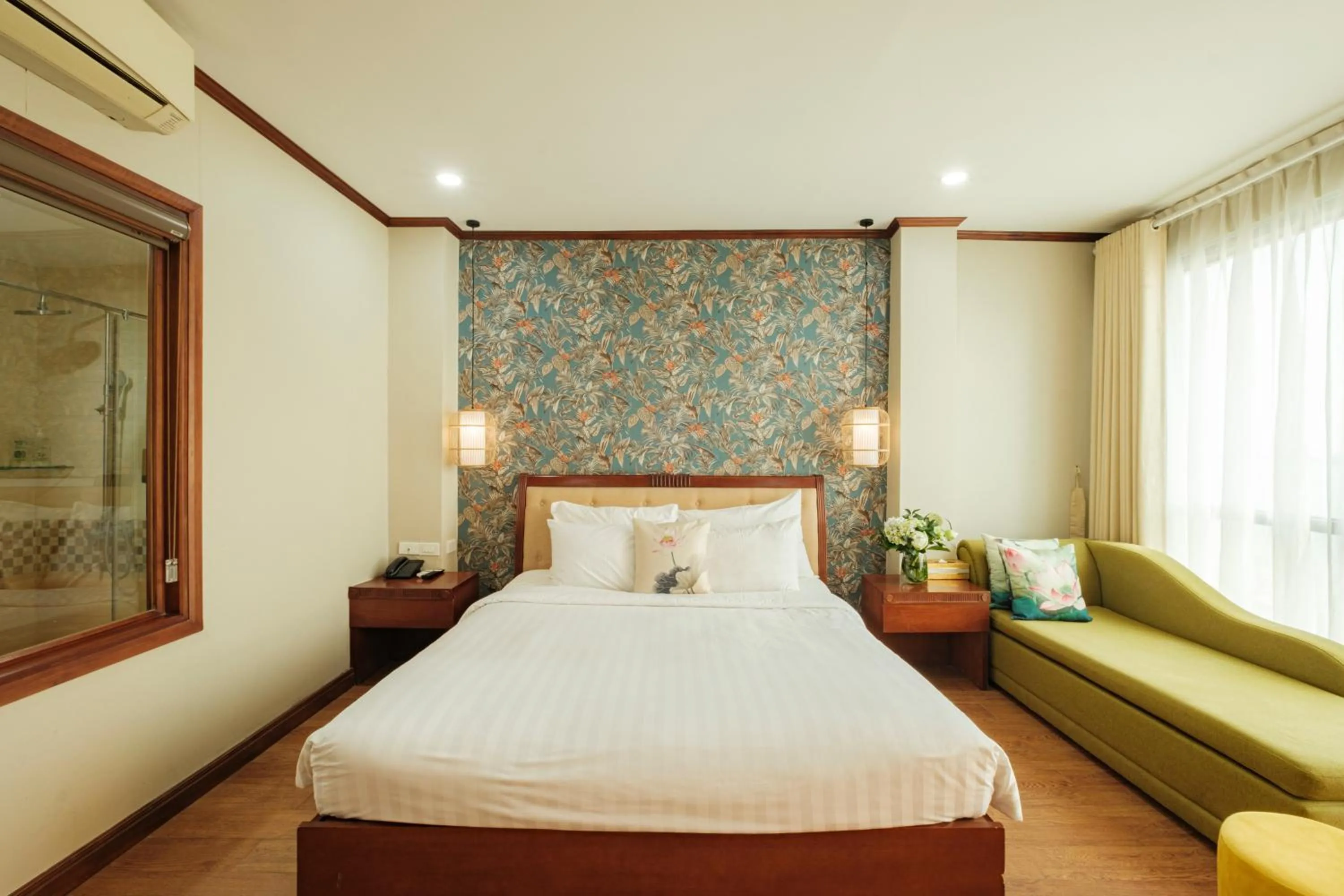 Bed in Sunset Westlake Hanoi Hotel