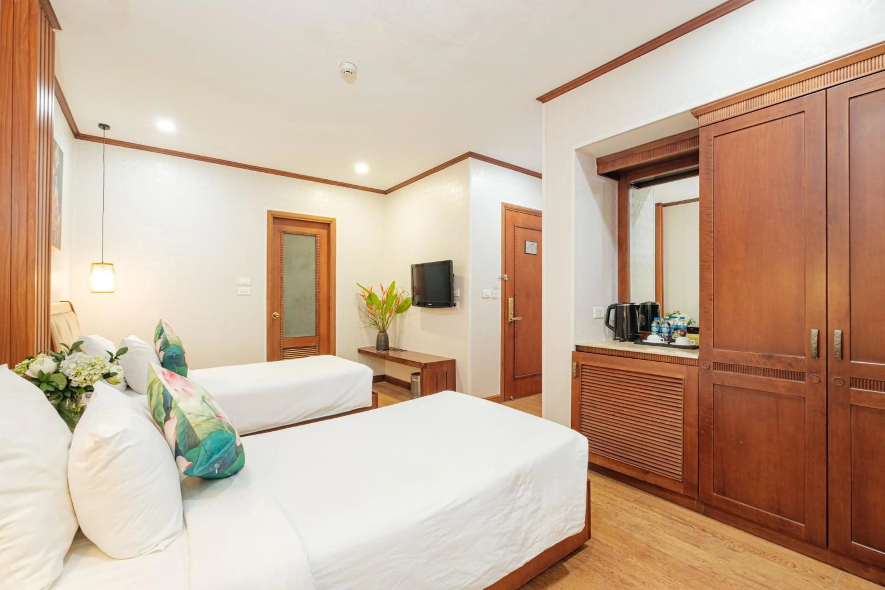 Bed in Sunset Westlake Hanoi Hotel